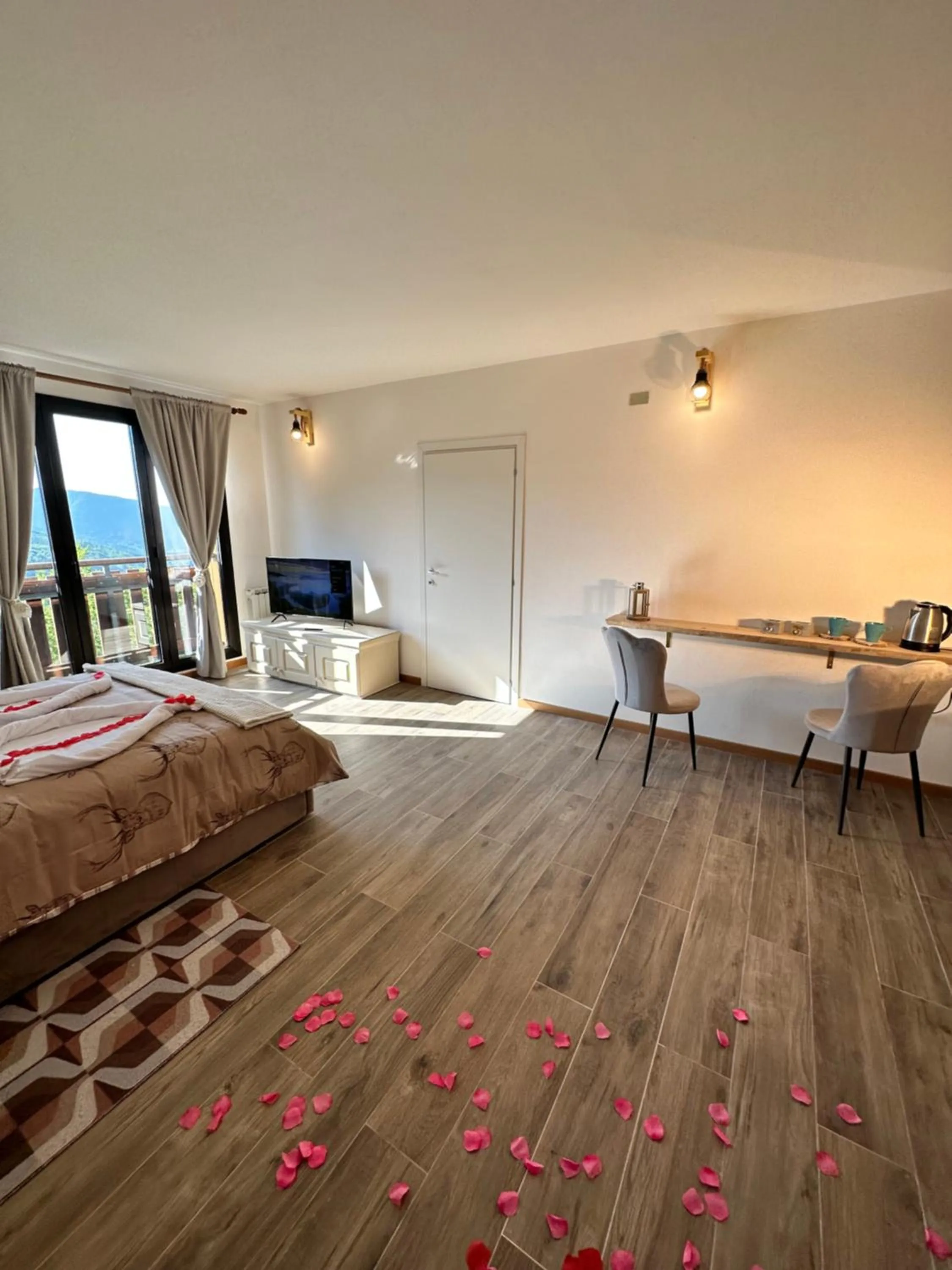 Photo of the whole room, Bed in Residenza Riva Wellness Apartment Spa