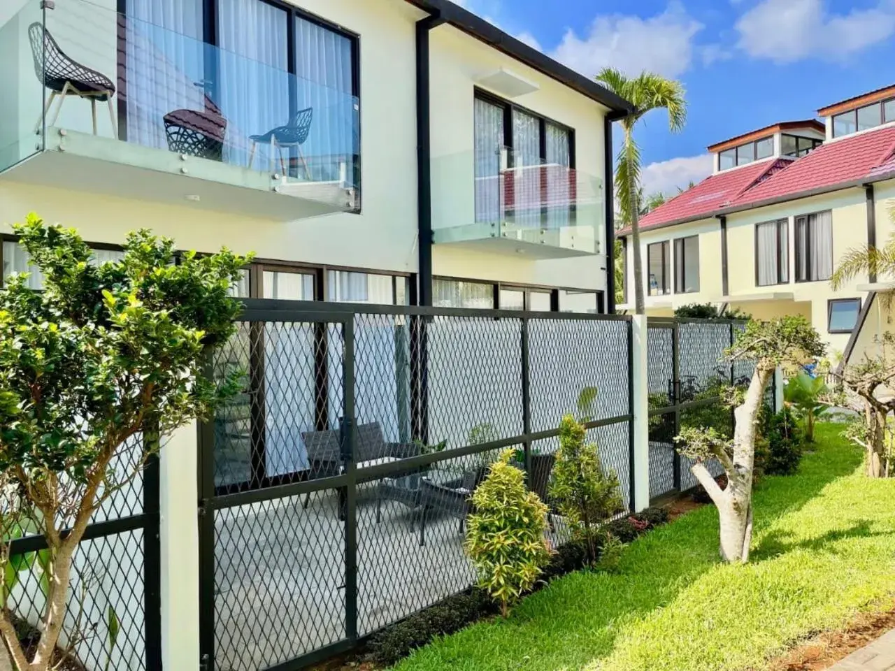 Garden in De Residence Pangandaran by Mabano Estates Garden in De Residence Pangandaran by Mabano Estates