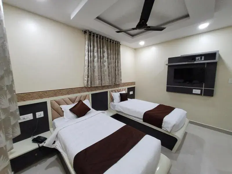 Bed in Kings Palace Bed in Kings Palace