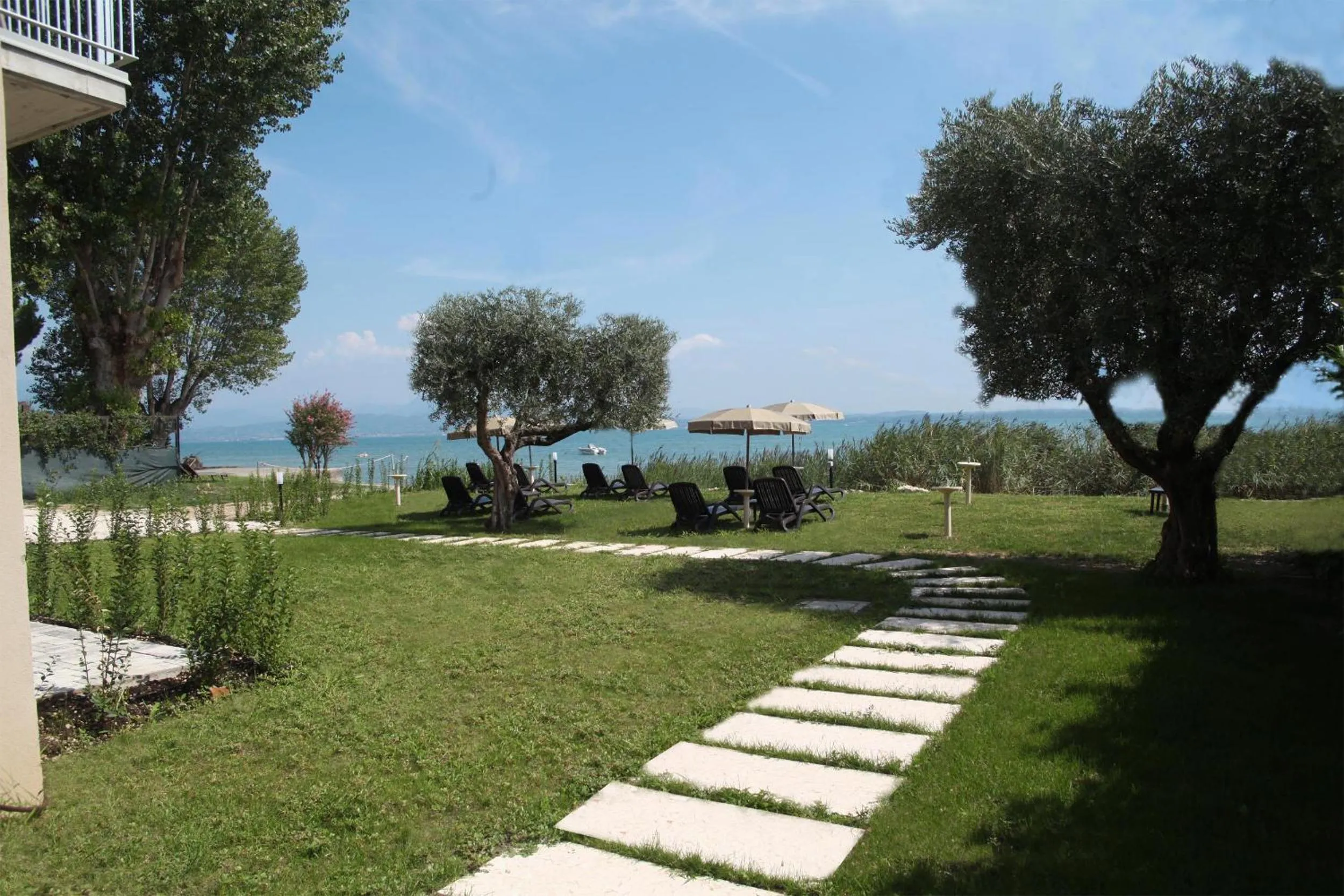 Smeraldo dip Villa Canneto