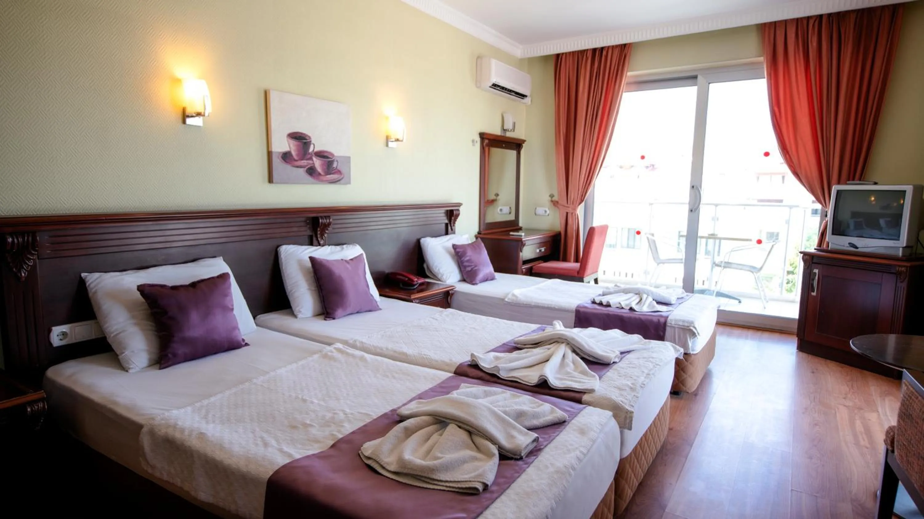 Photo of the whole room, Bed in Marmaris Alkan Hotel