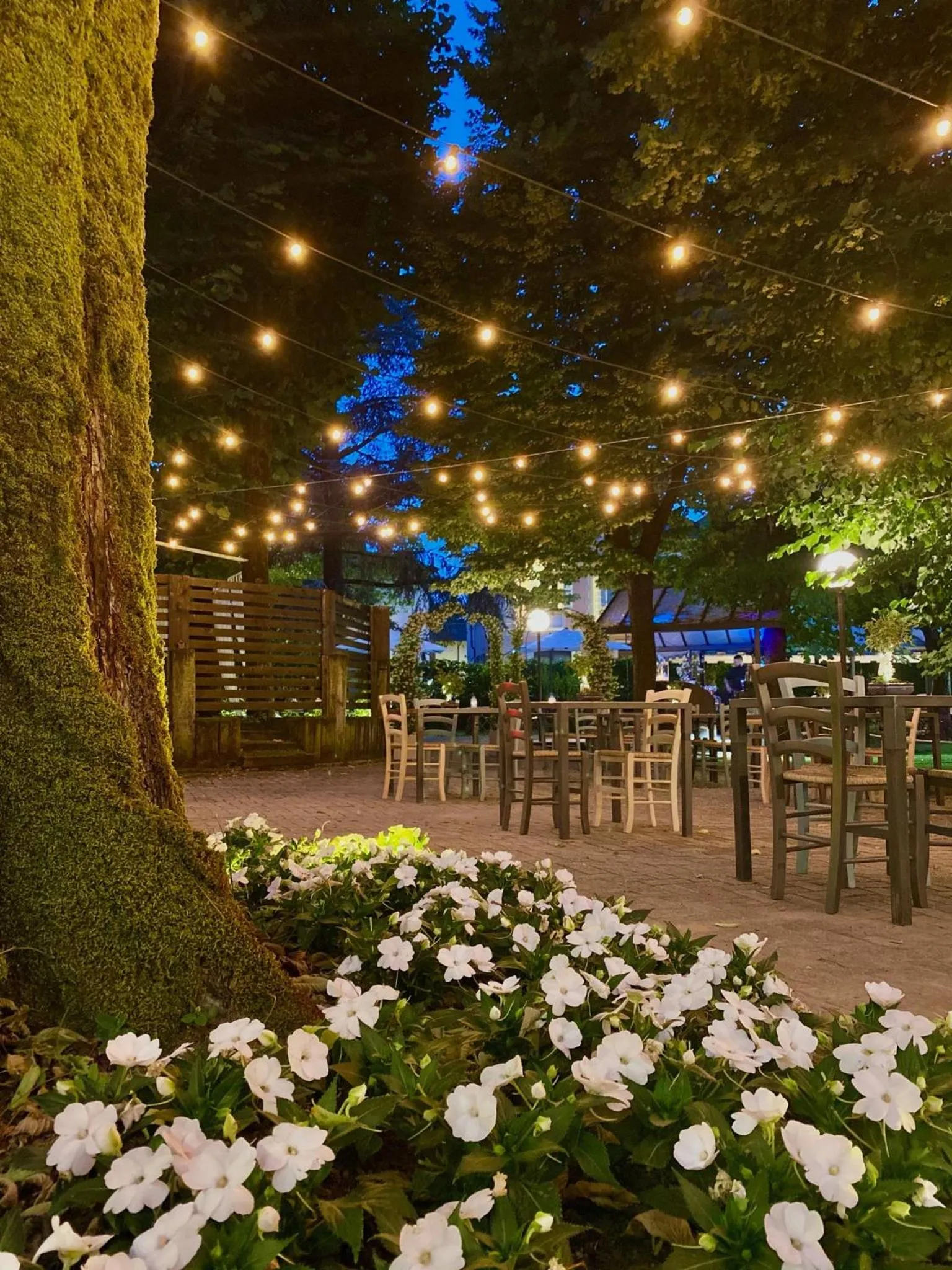 Restaurant/places to eat in Hotel Milano Pool & Garden