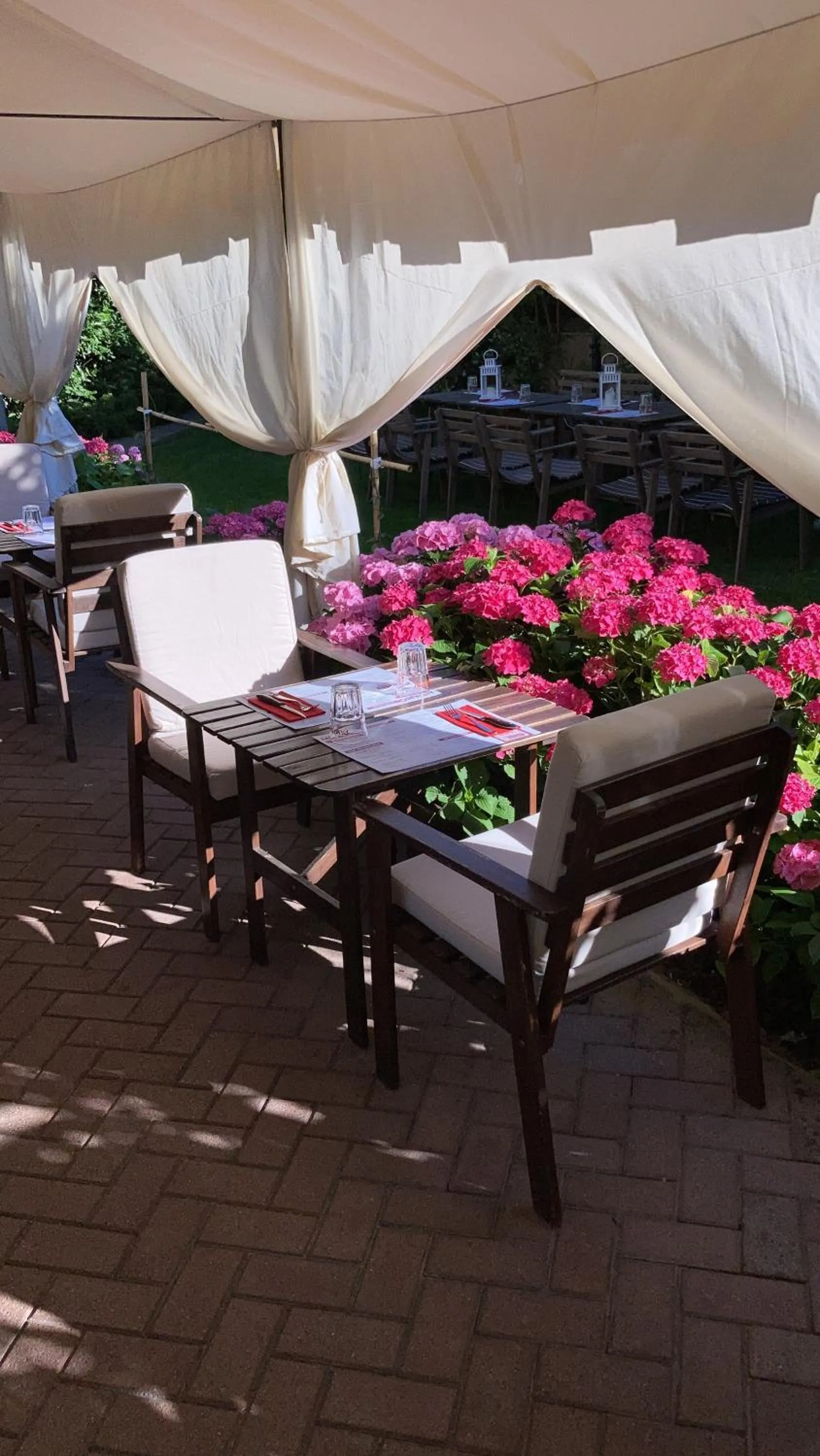 Restaurant/places to eat in Hotel Milano Pool & Garden