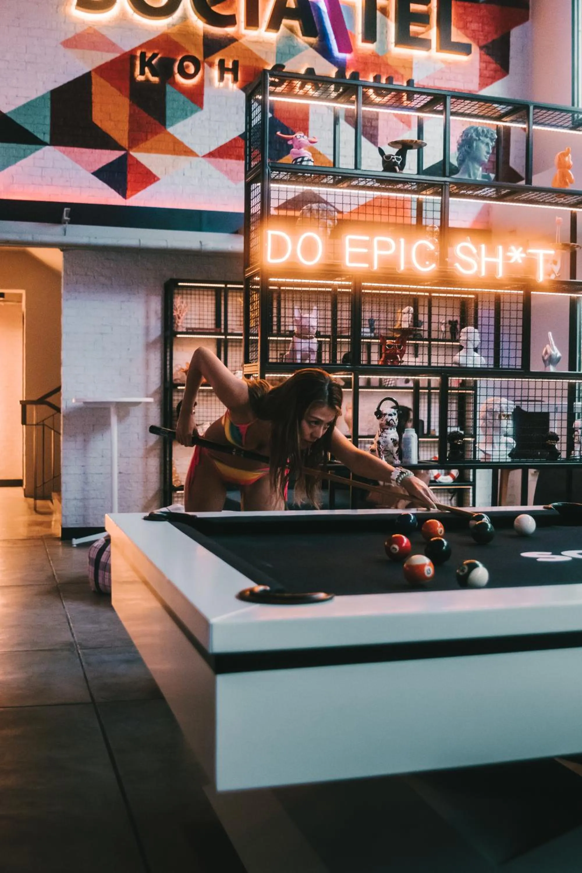 Communal lounge/ TV room in SocialTel Koh Samui