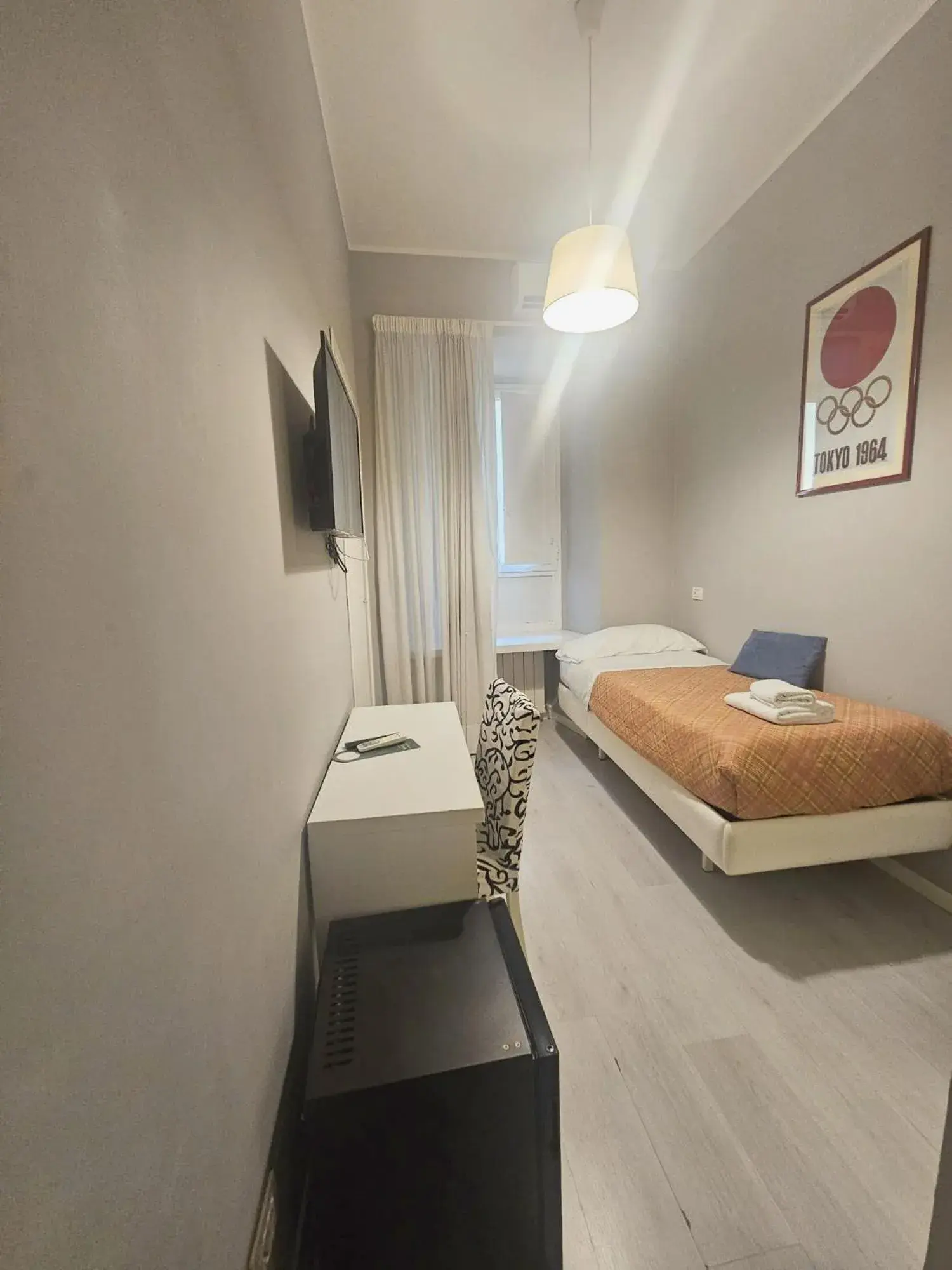 Single Room with Private Bathroom in B-COOL Single Room with Private Bathroom in B-COOL