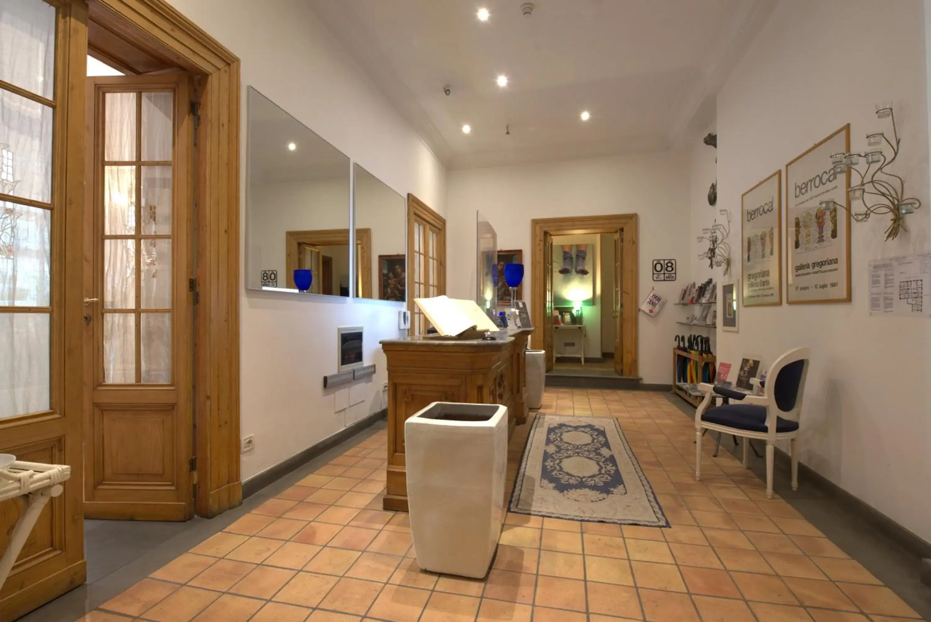 Lobby or reception in Hotel Locanda Cairoli Lobby or reception in Hotel Locanda Cairoli