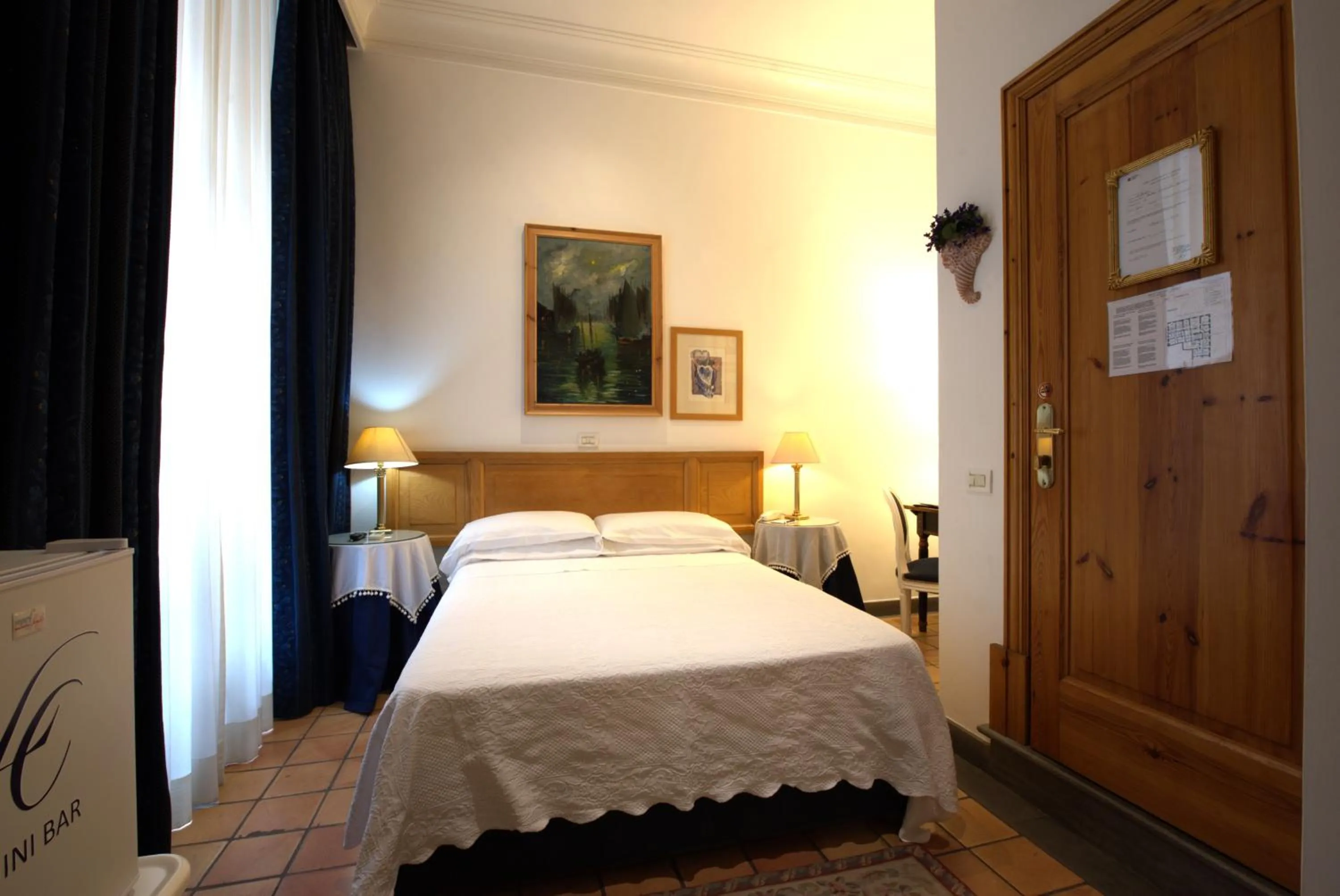 Bedroom, Bed in Hotel Locanda Cairoli