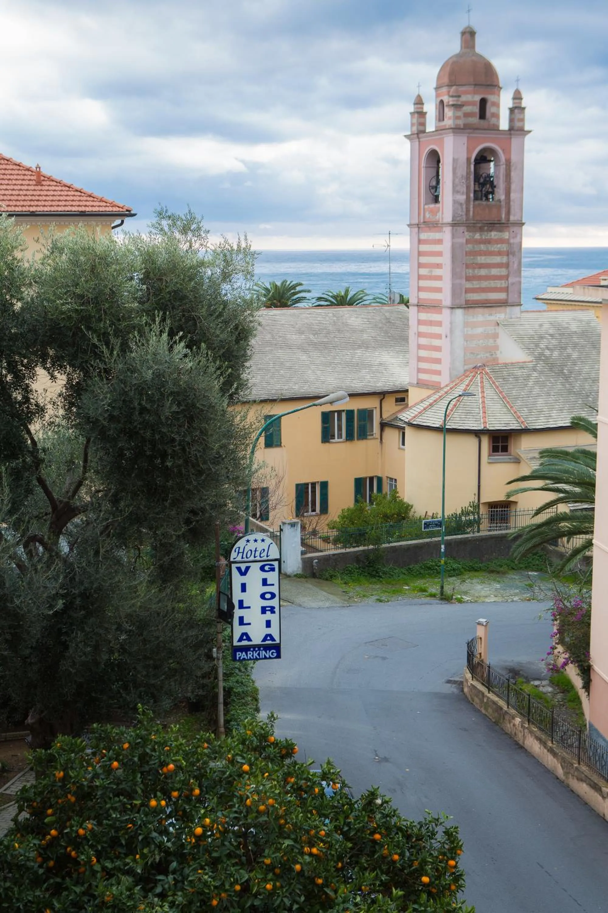 Facade/entrance in Hotel Villa Gloria