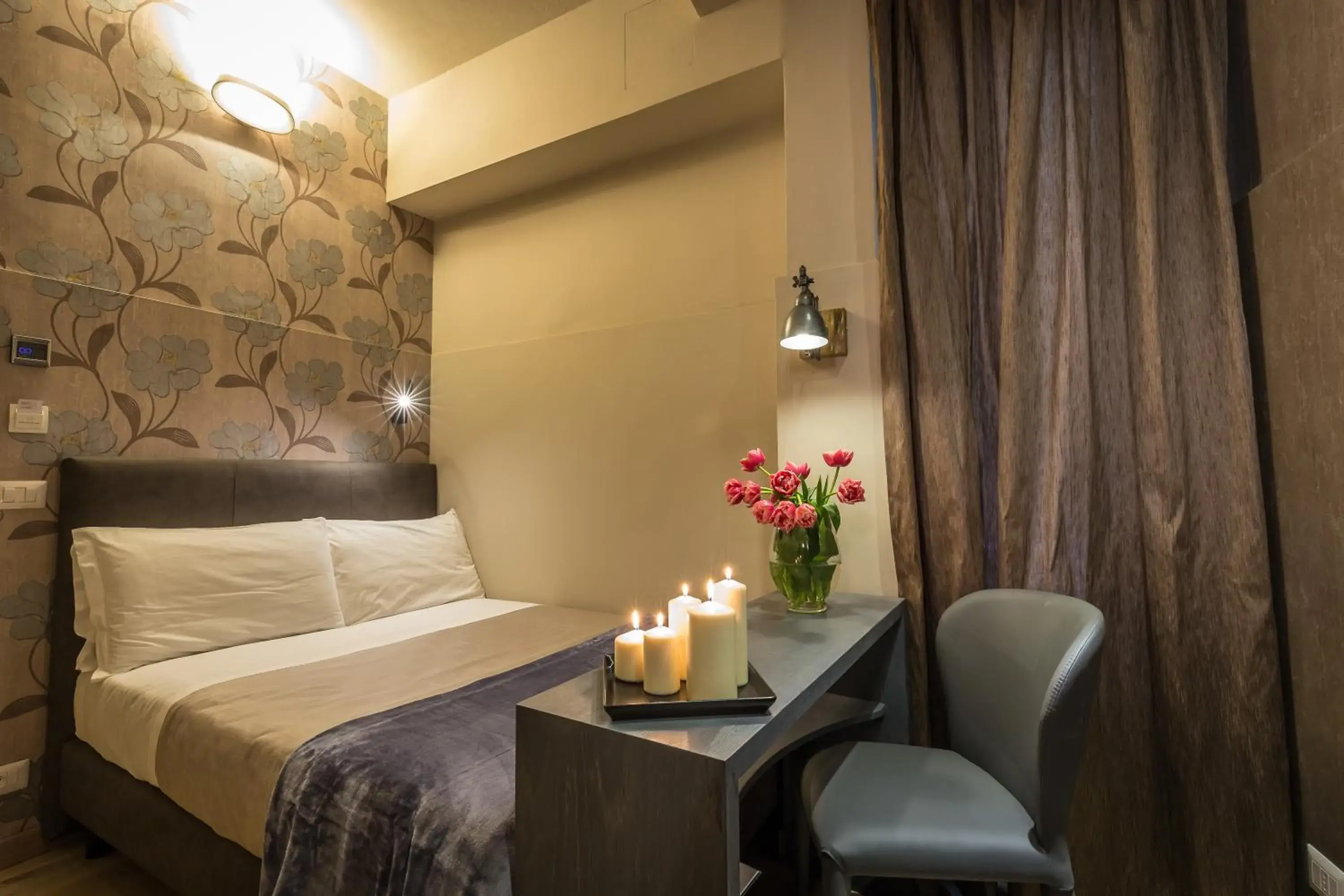 Economy Double Room in Florence Old Bridge B&B Economy Double Room in Florence Old Bridge B&B