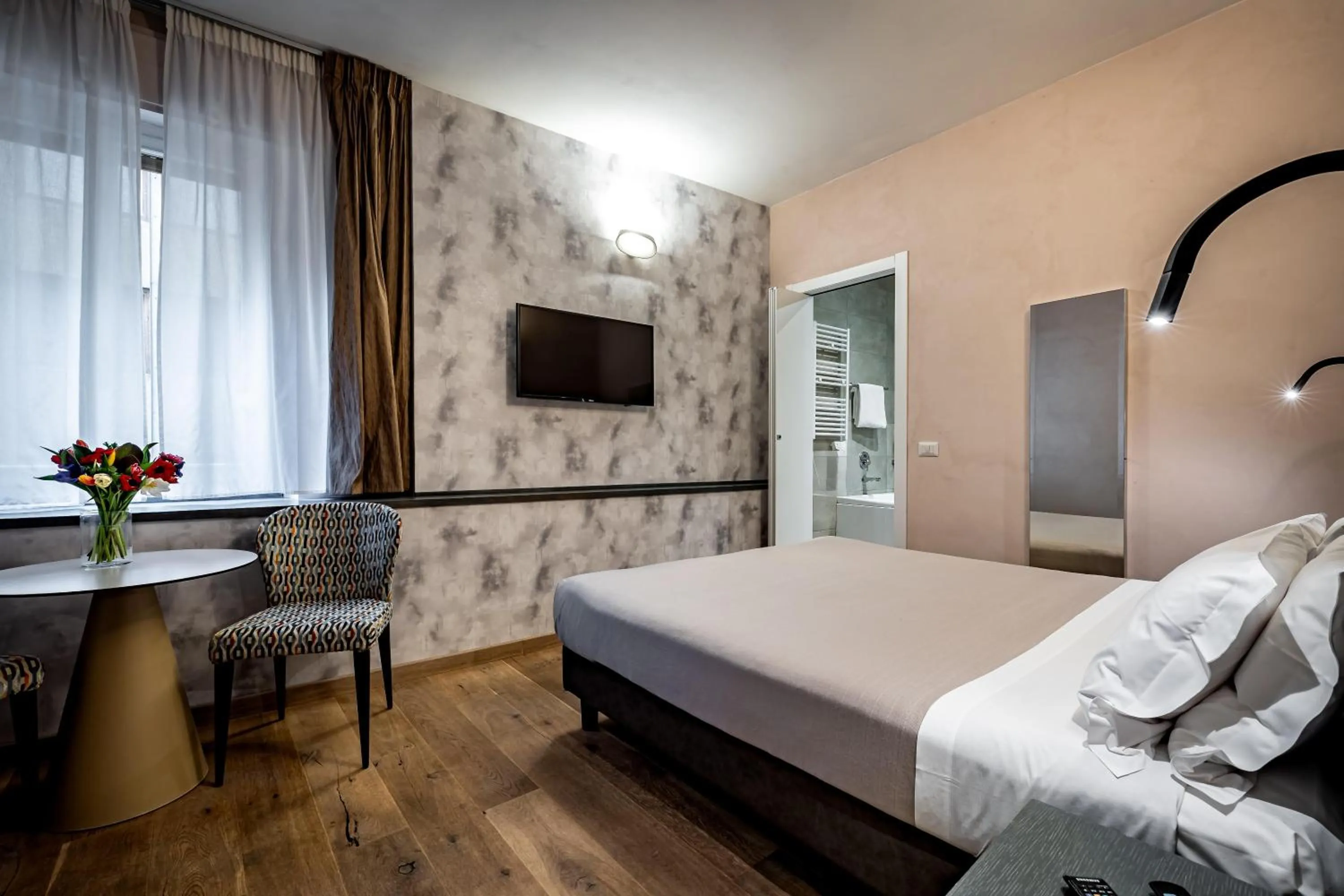 Bedroom, Bed in Florence Old Bridge B&B