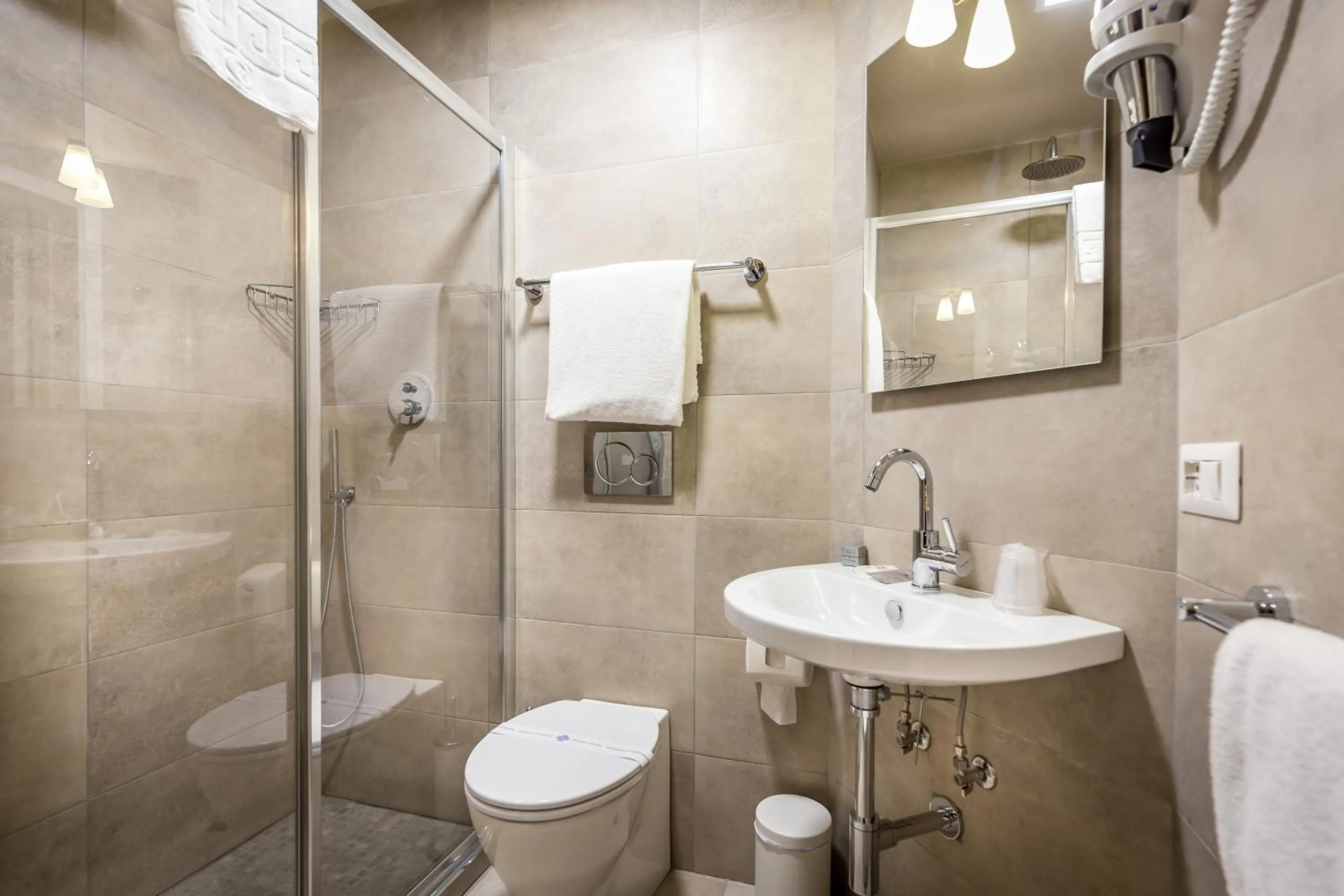 Bathroom in Florence Old Bridge B&B