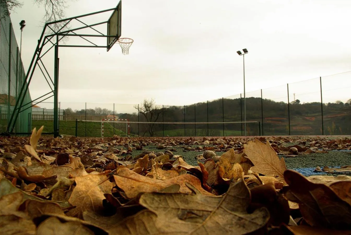Tennis court in Pazo de Bendoiro