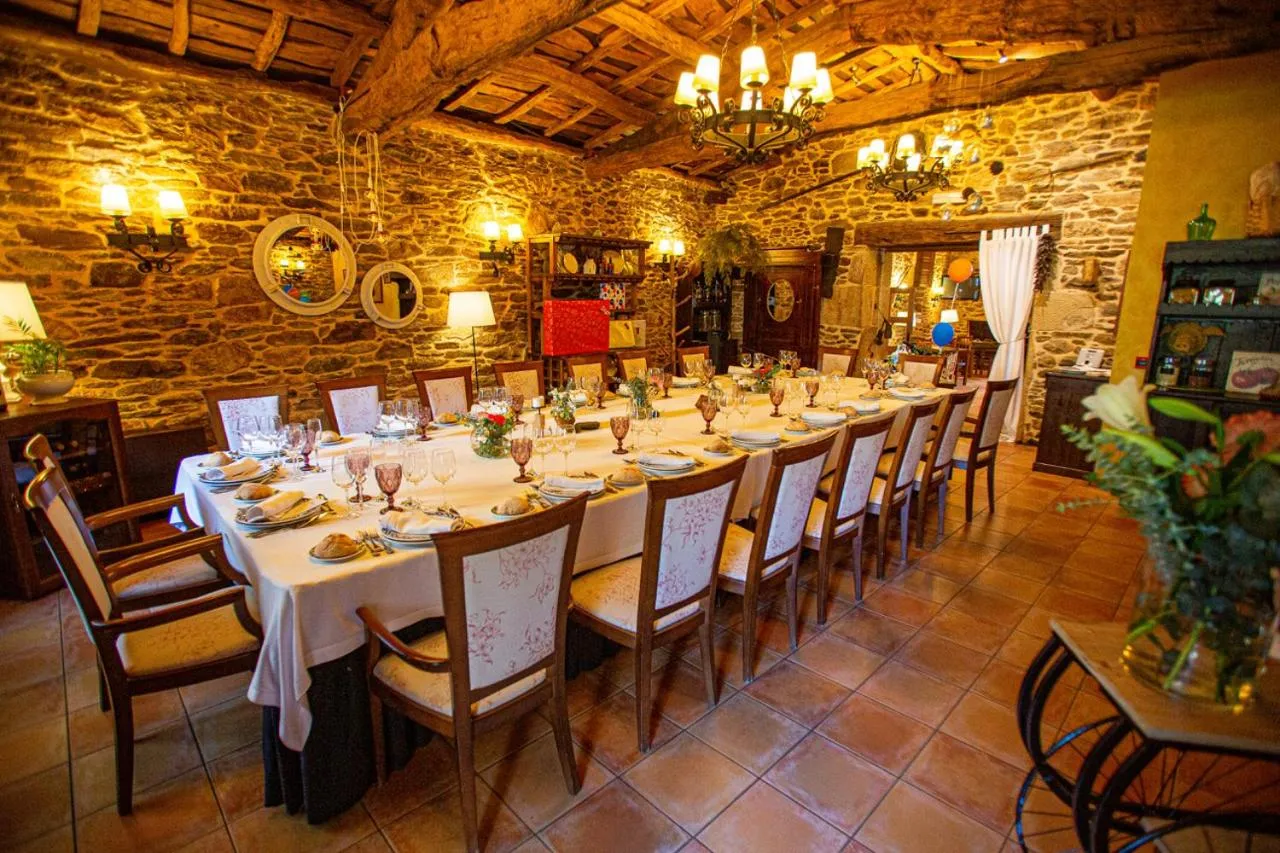 Restaurant/places to eat in Pazo de Bendoiro