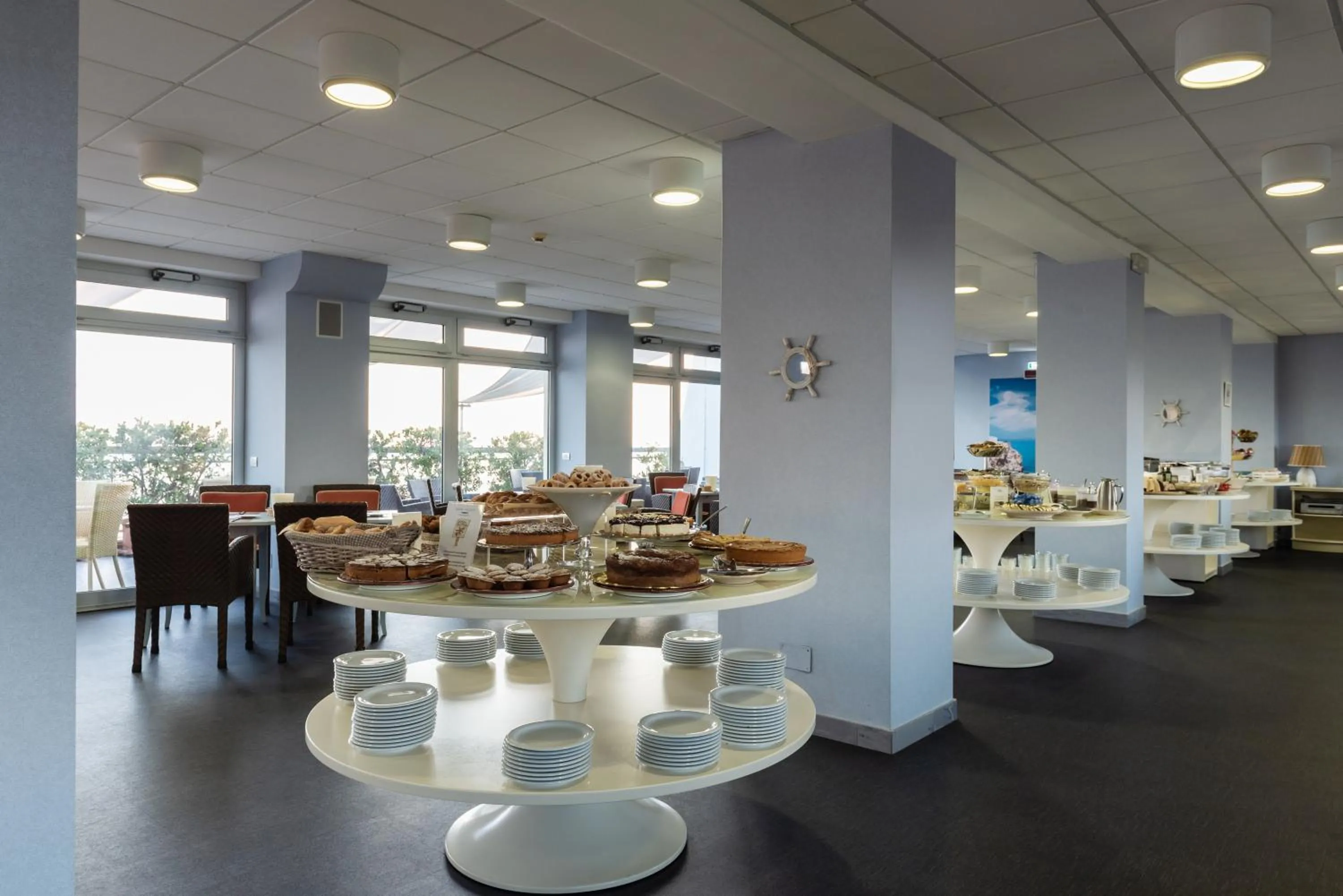 Restaurant/places to eat in Barion Hotel & Congressi