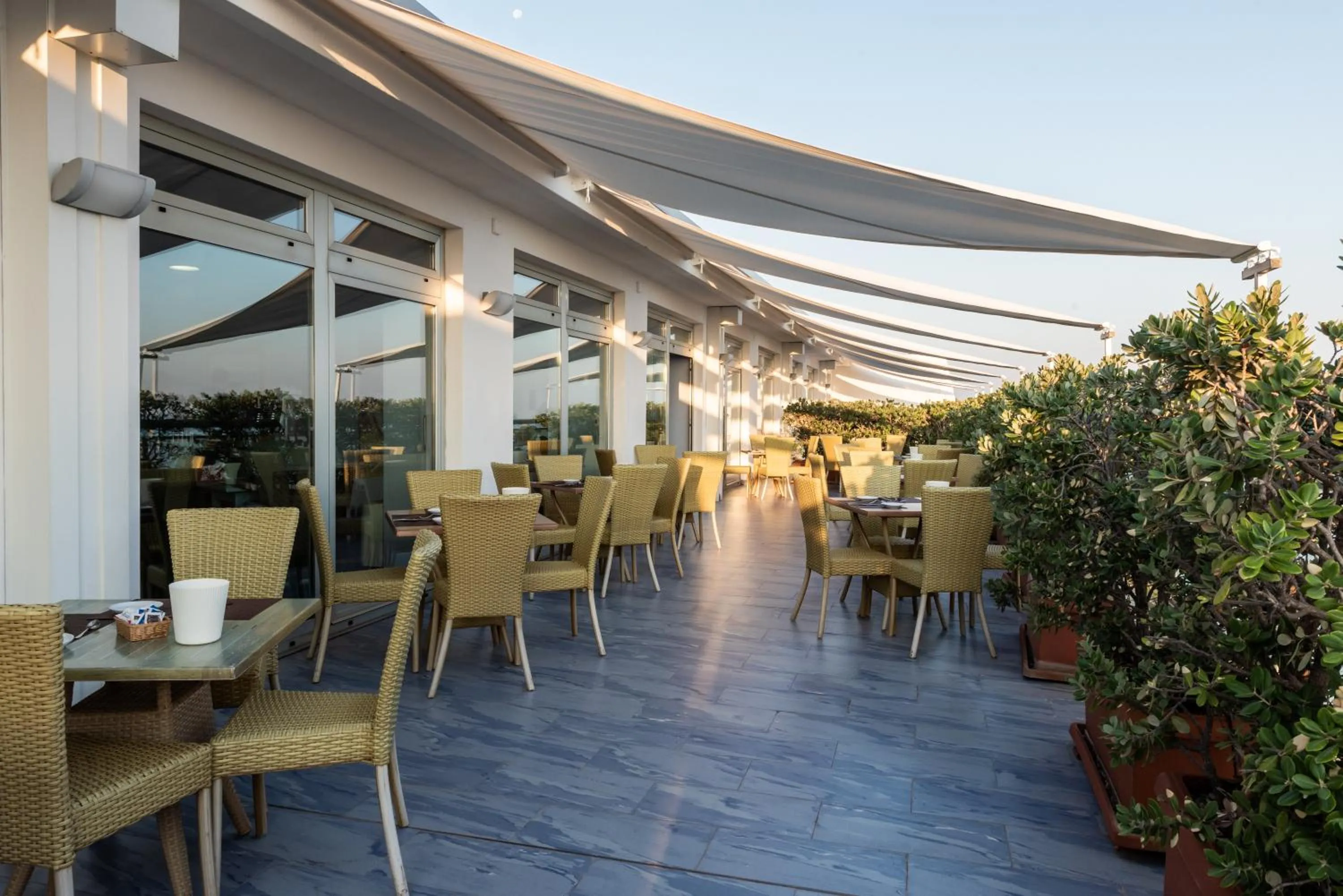 Restaurant/places to eat in Barion Hotel & Congressi