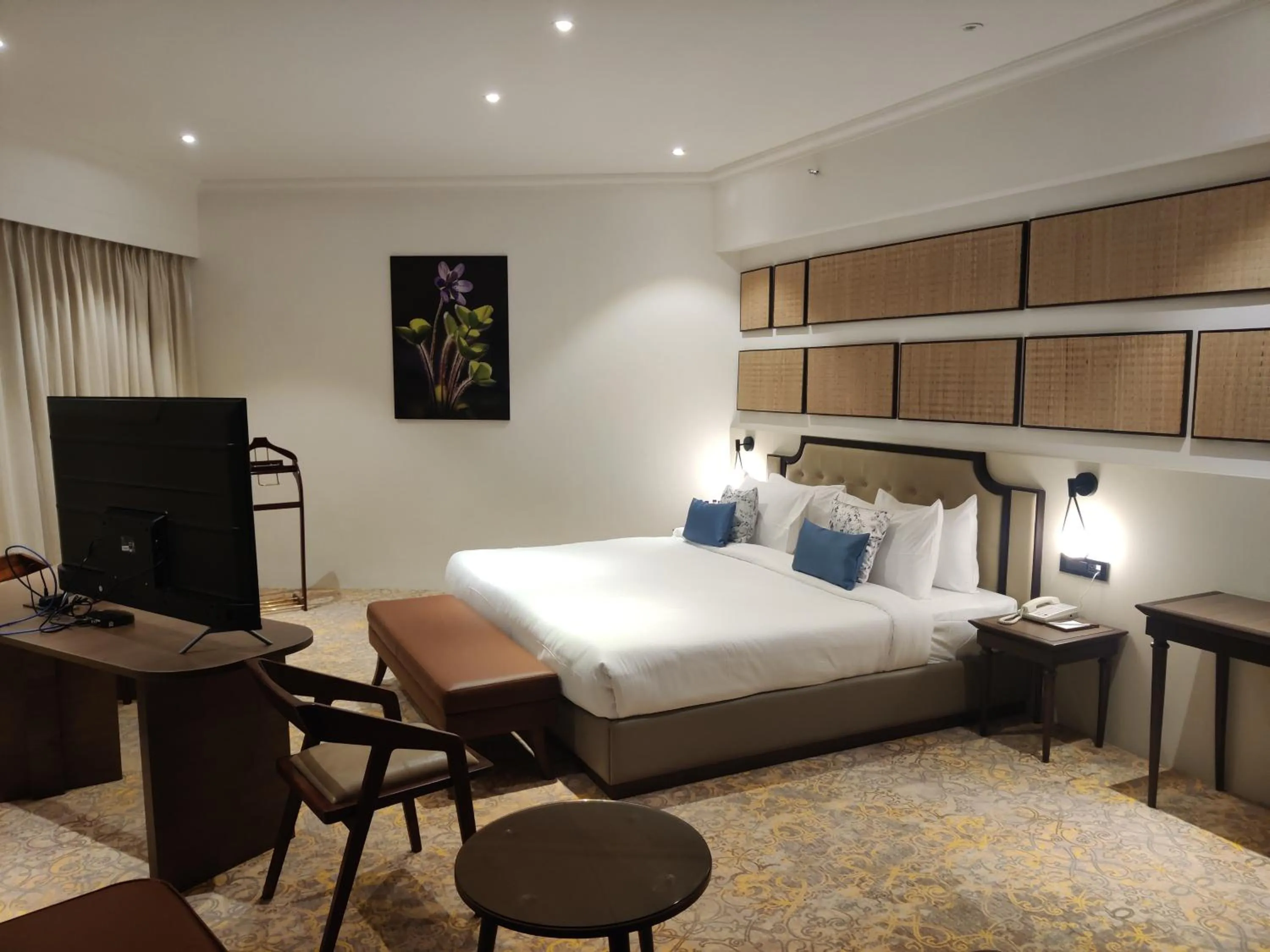 Bedroom, Bed in Bhanu The Fern Forest Resort & Spa, Jambughoda