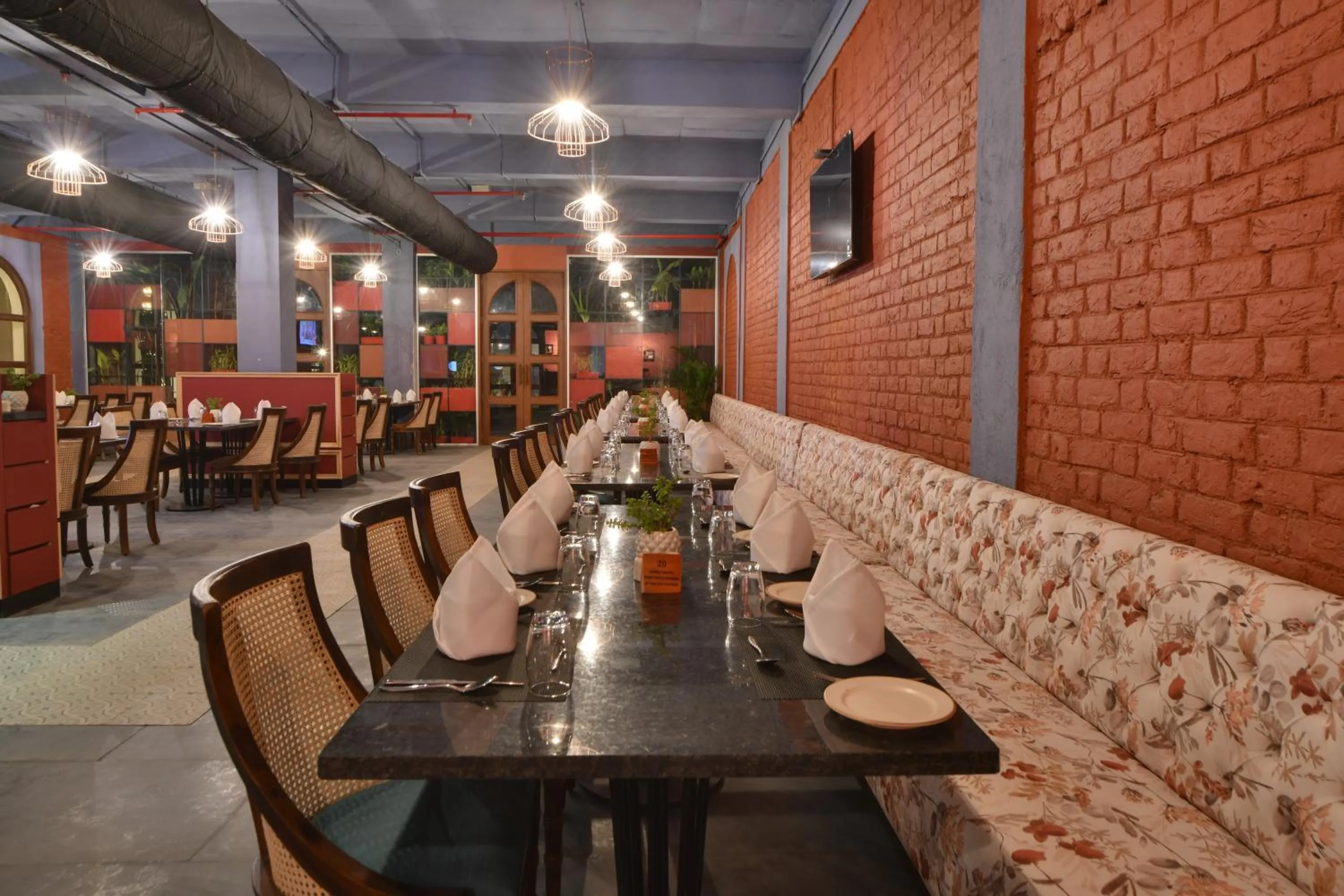 Restaurant/places to eat in Bhanu The Fern Forest Resort & Spa, Jambughoda