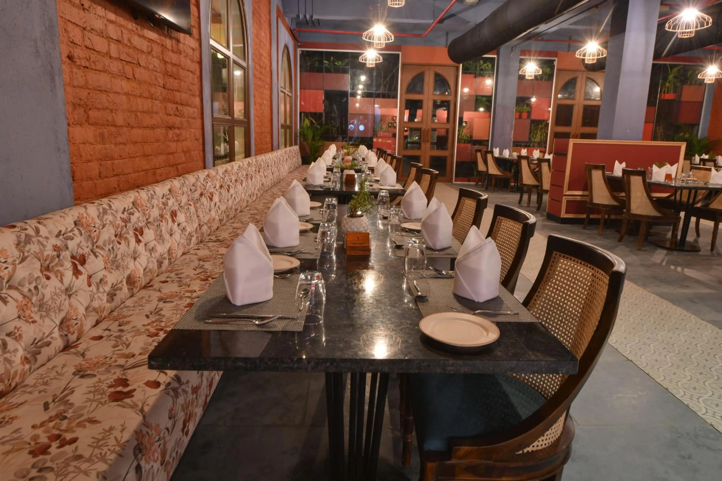 Restaurant/places to eat in Bhanu The Fern Forest Resort & Spa, Jambughoda