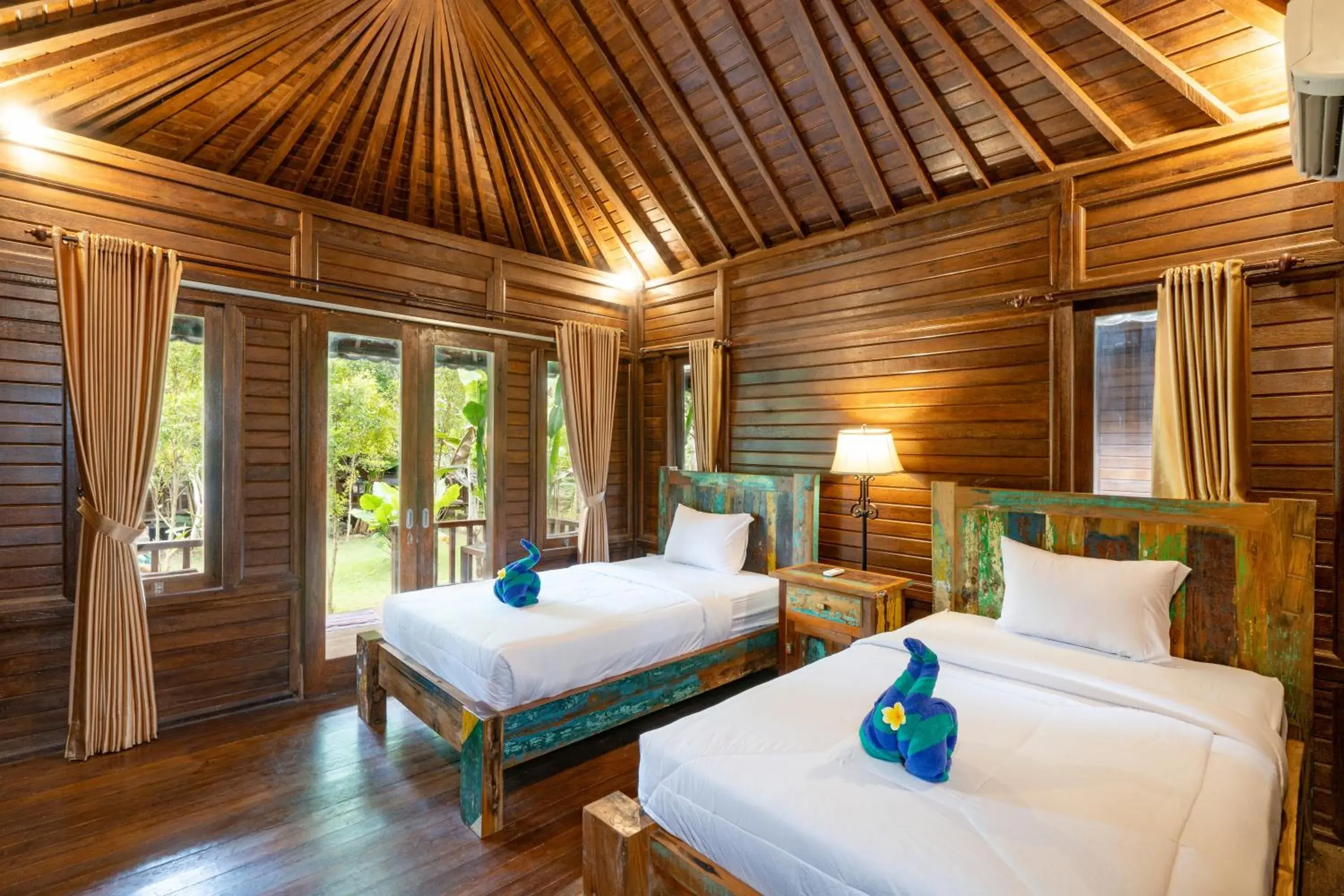 Wooden Bungalow Twin in Rai Villas Lembongan Wooden Bungalow Twin in Rai Villas Lembongan