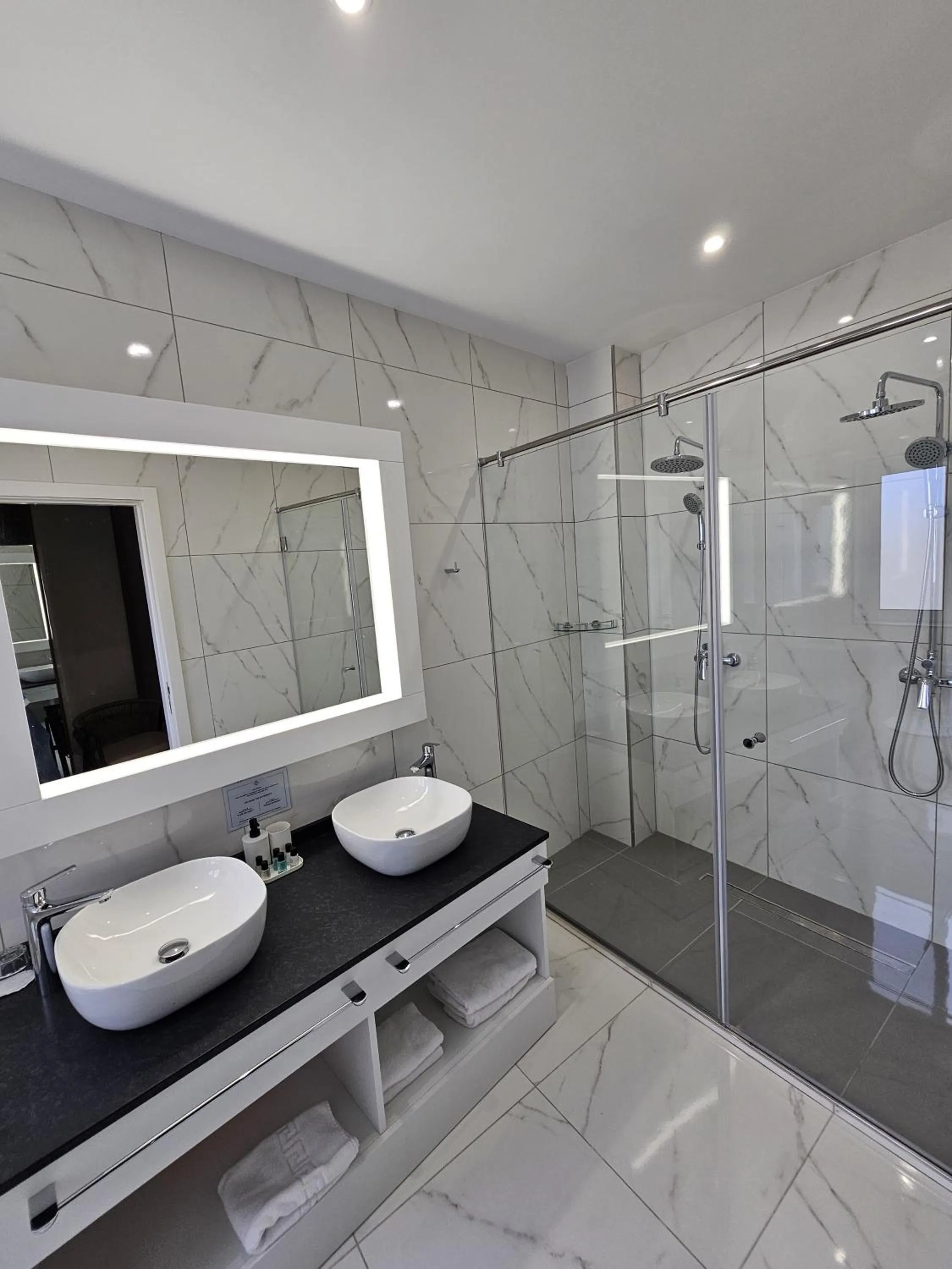 Bathroom in 100 Boutique Living
