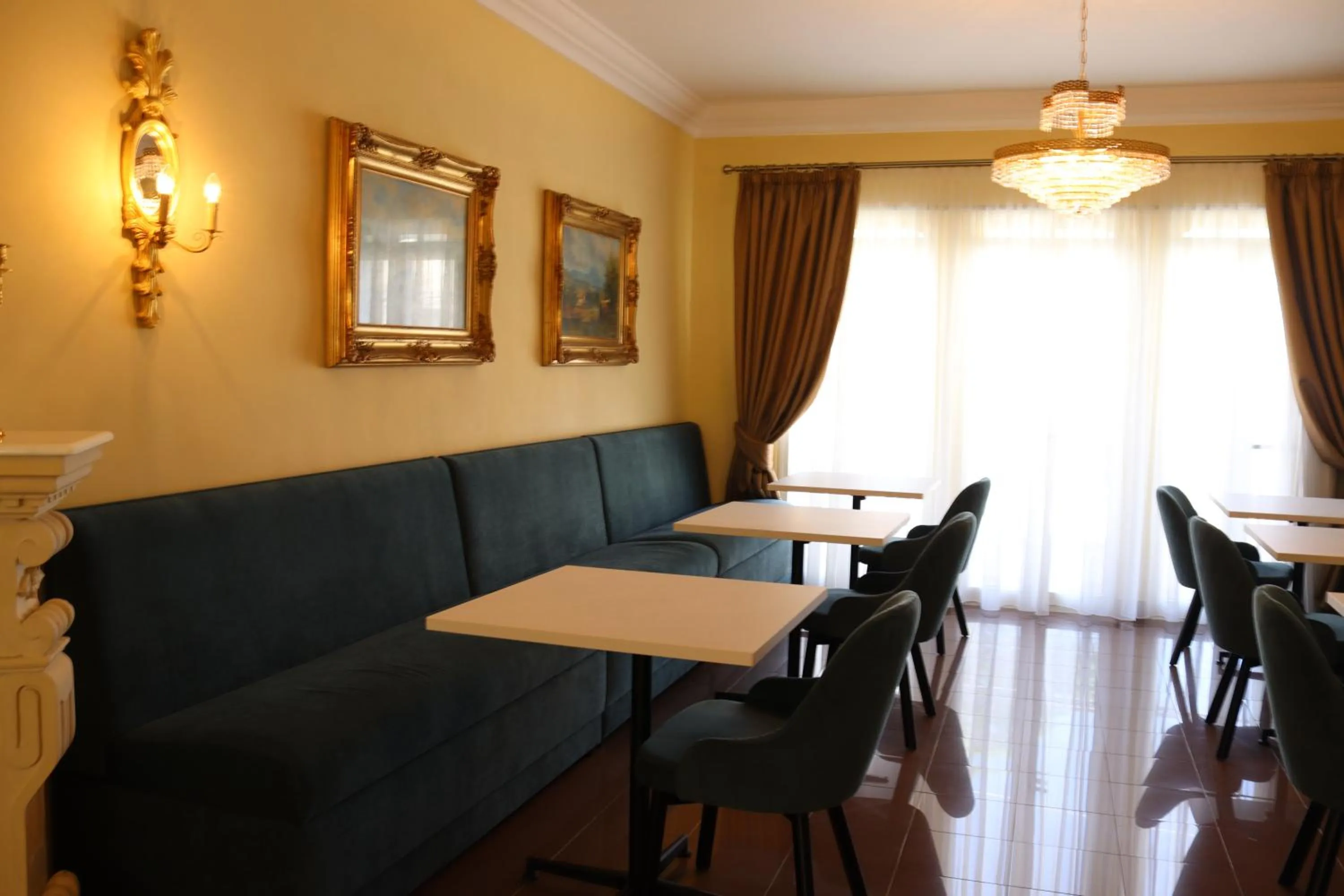 City view in 100 Boutique Living