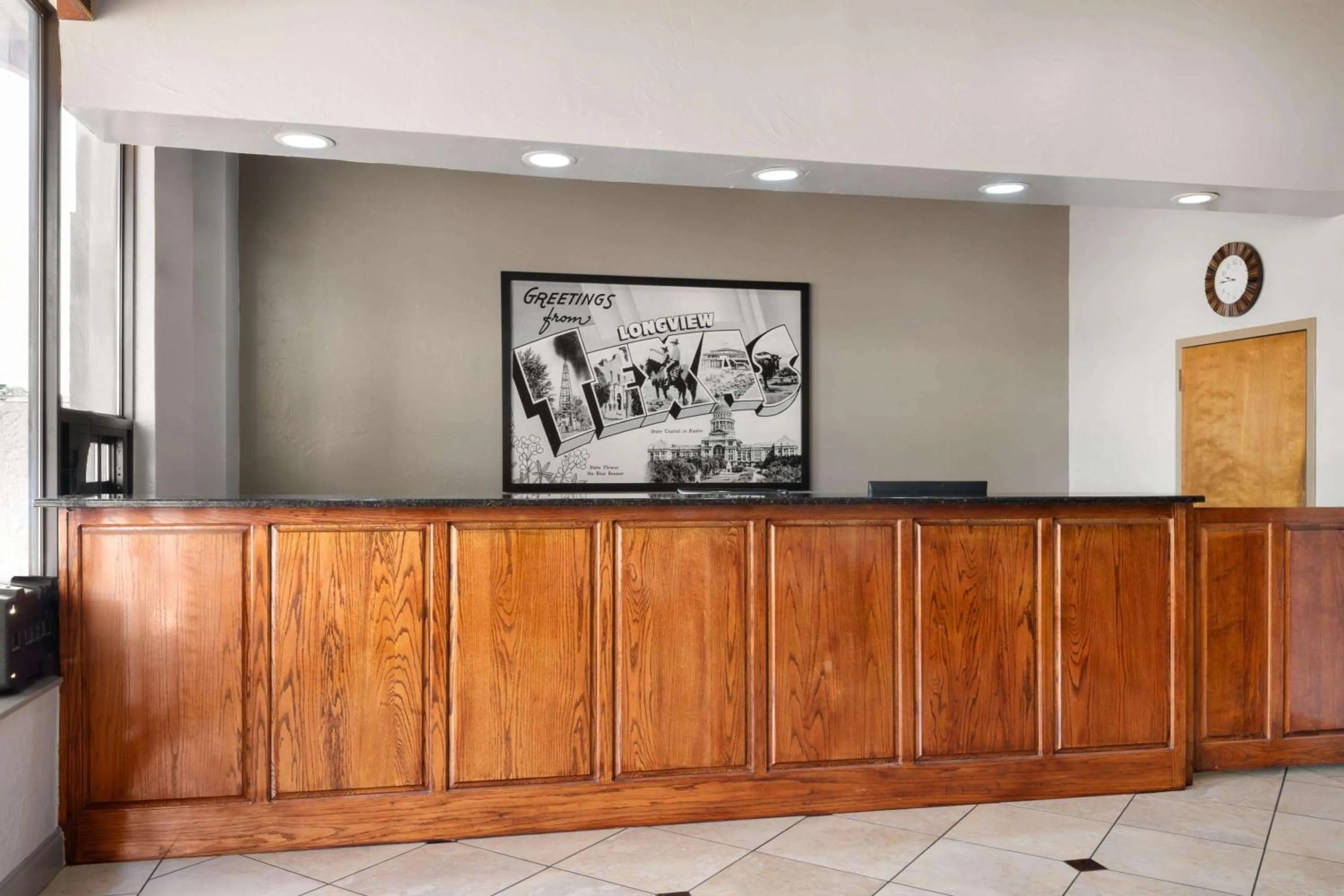 Lobby or reception in Super 8 by Wyndham Longview/North