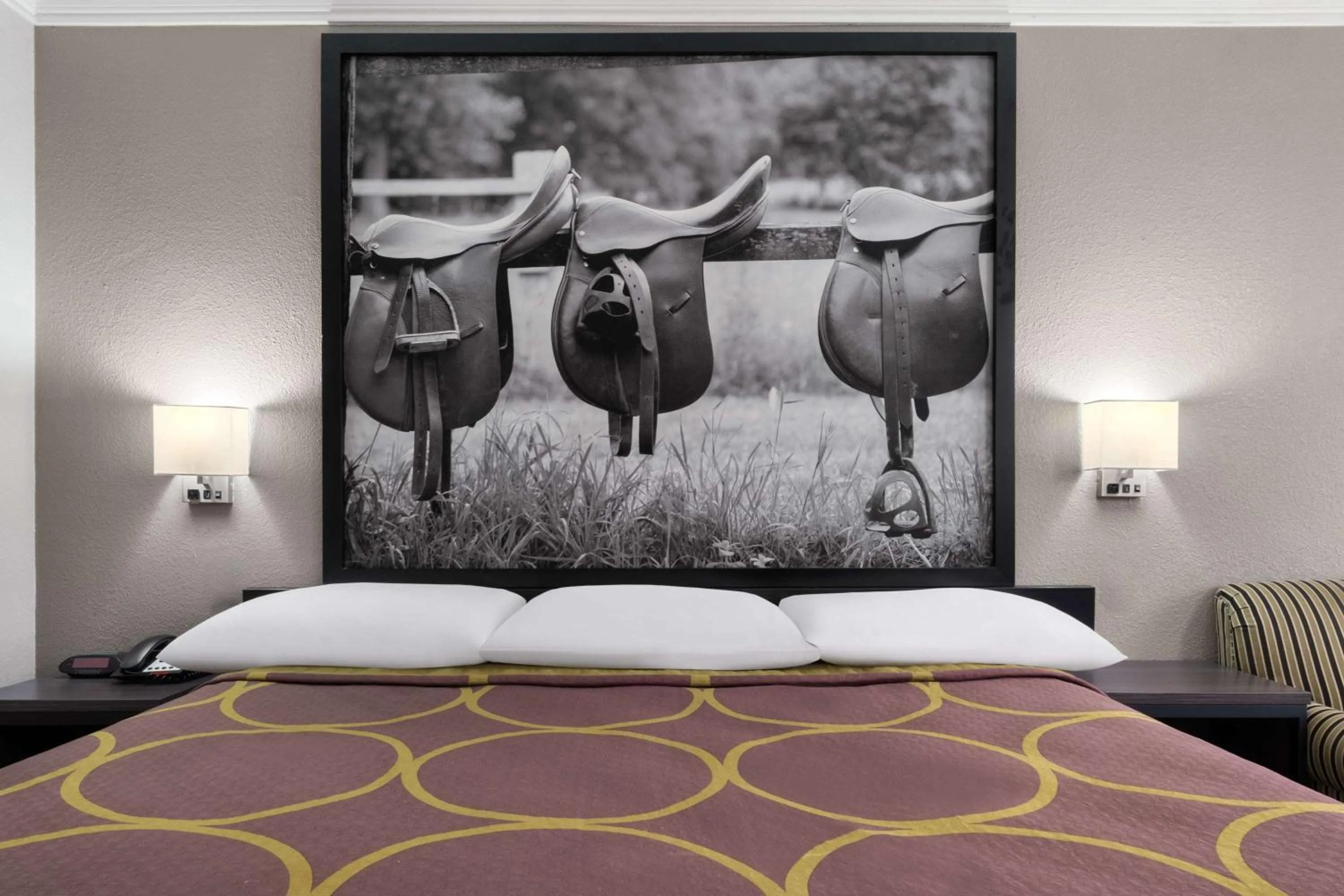 Photo of the whole room, Bed in Super 8 by Wyndham Longview/North