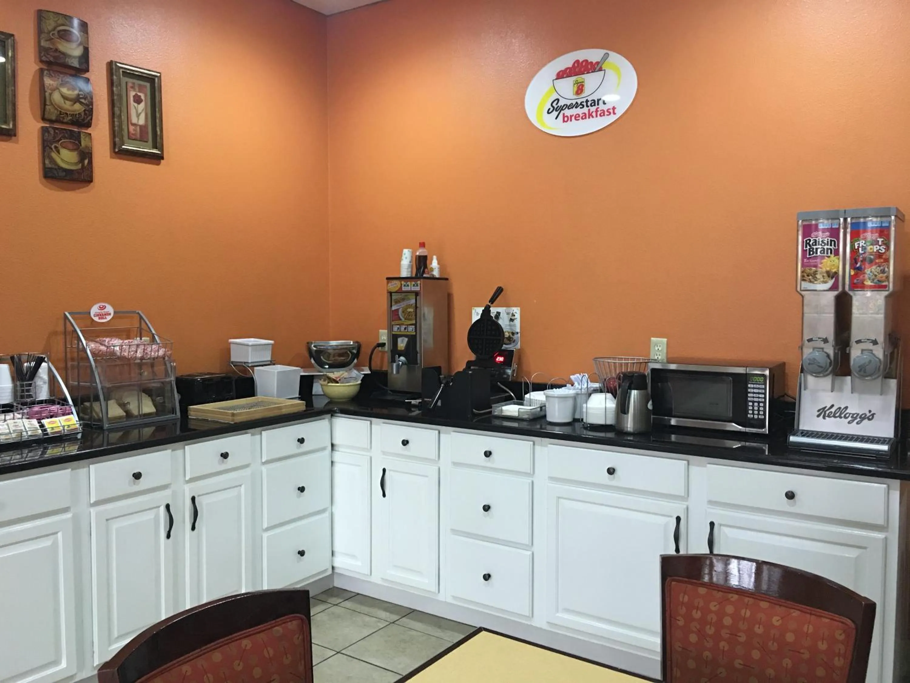 Breakfast in Super 8 by Wyndham Longview/North