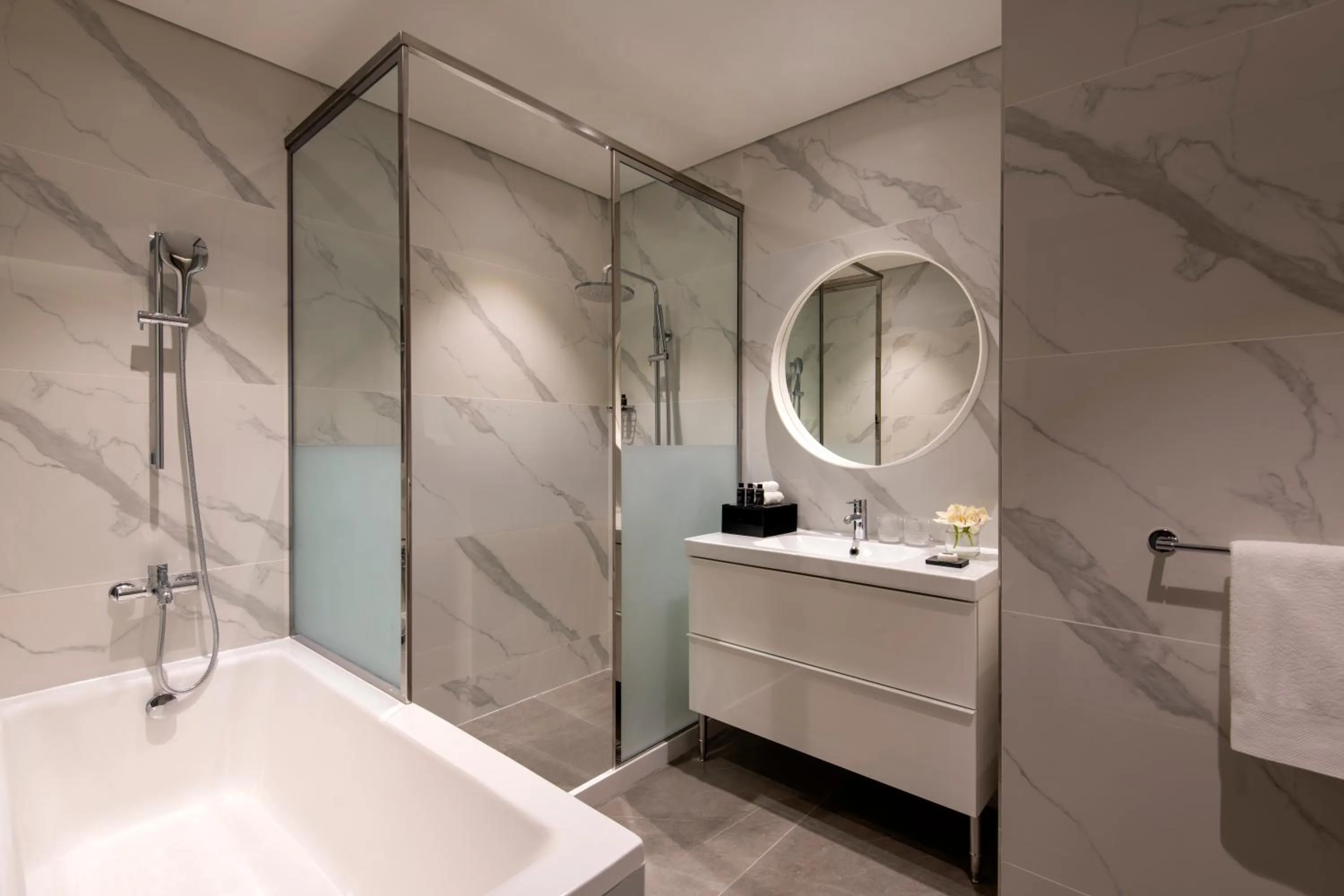 Shower in Steigenberger Residence Doha