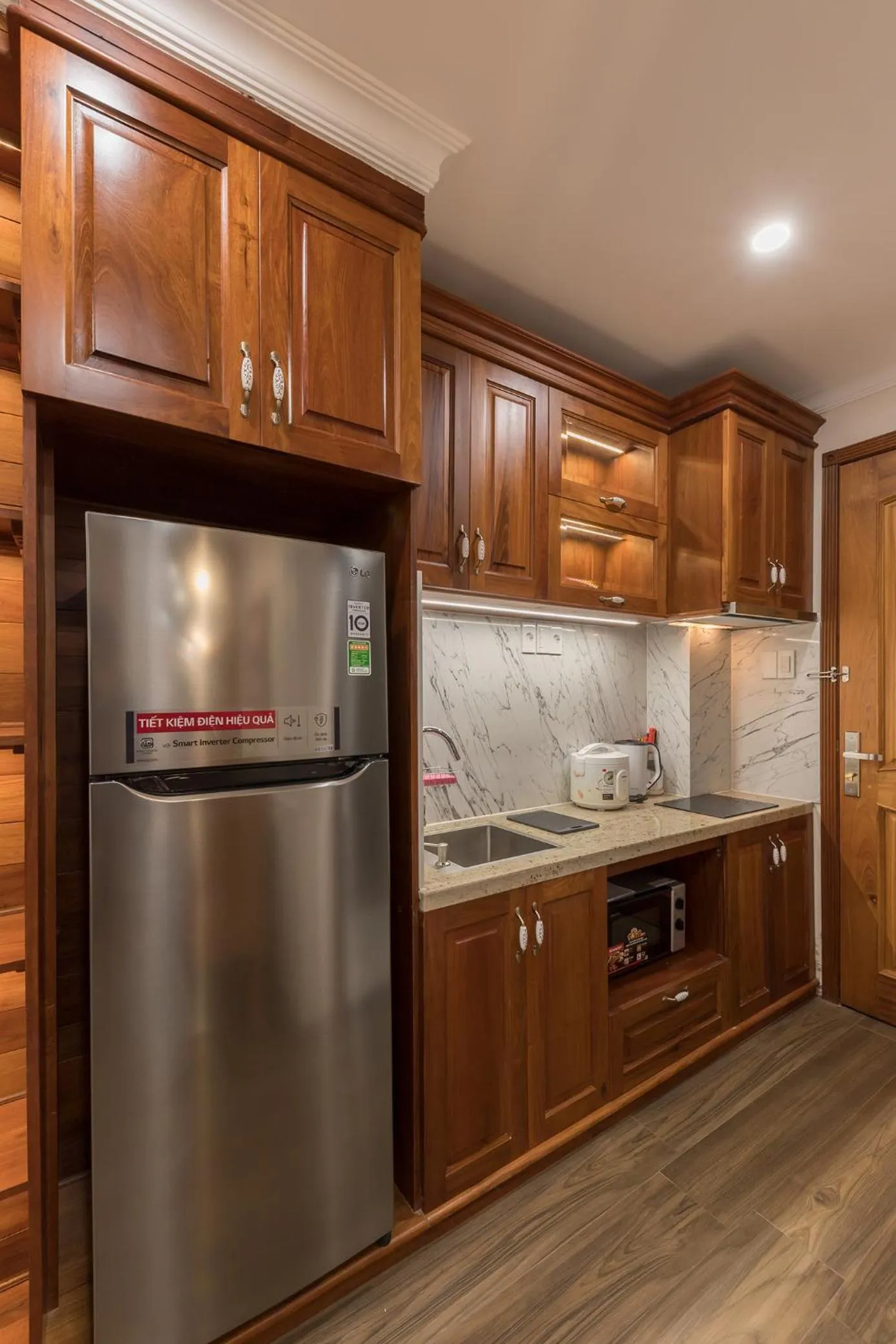 Woody House Boutique