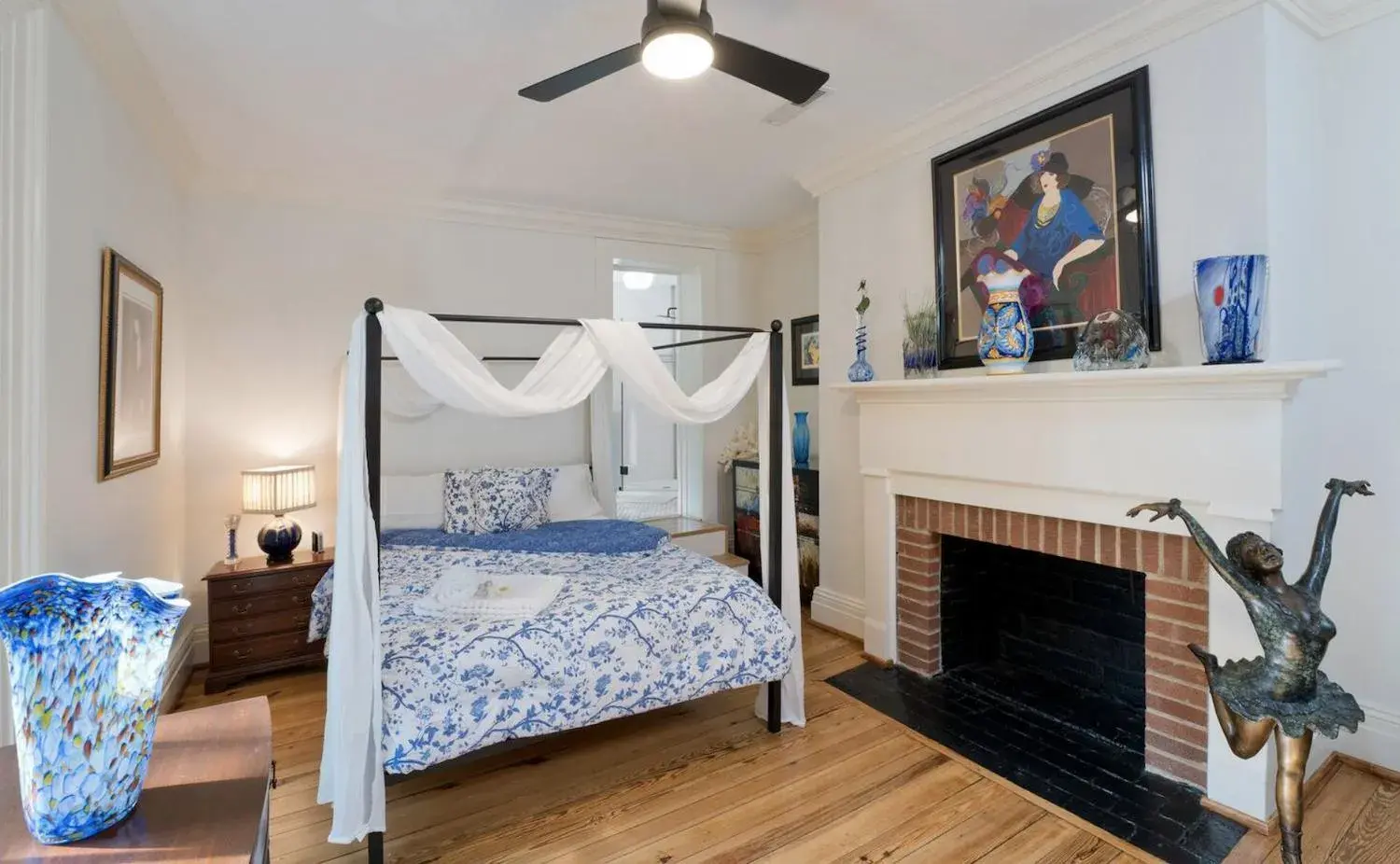 Deluxe Queen Studio in Red Hill Bed and Breakfast Deluxe Queen Studio in Red Hill Bed and Breakfast