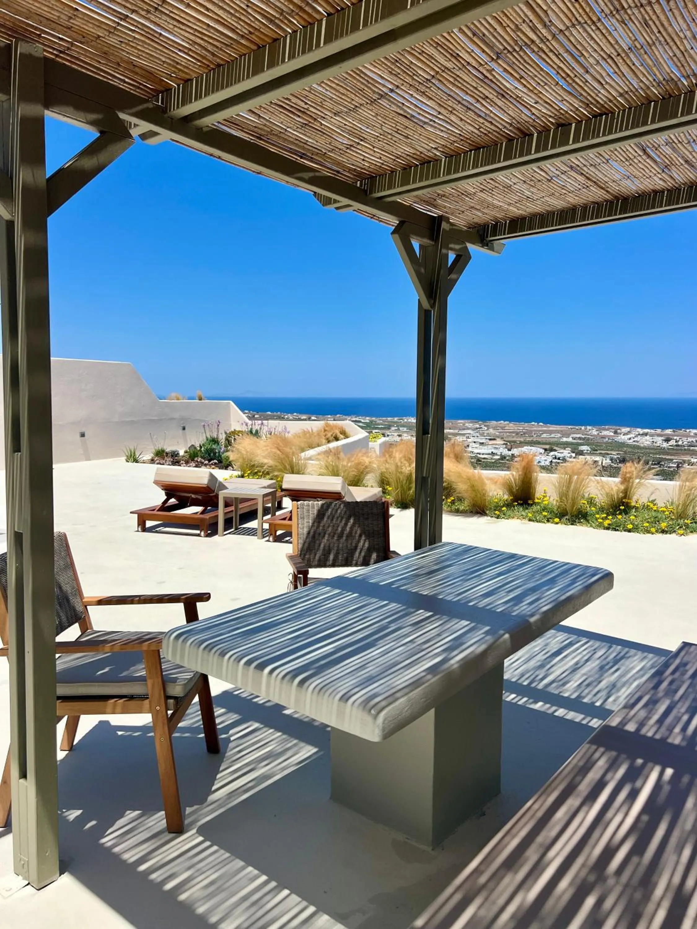 Lavadoze Luxury Suites