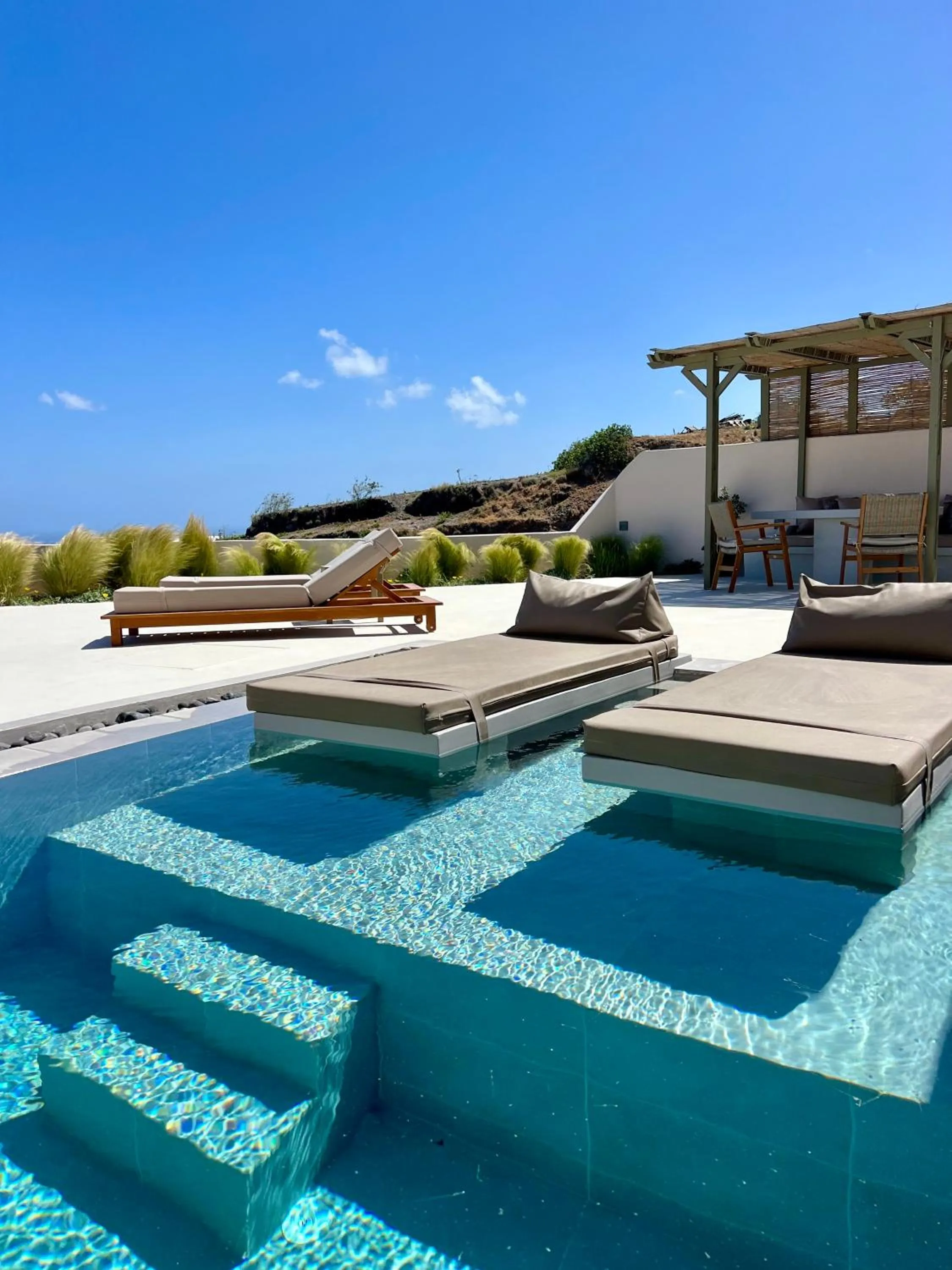 Lavadoze Luxury Suites