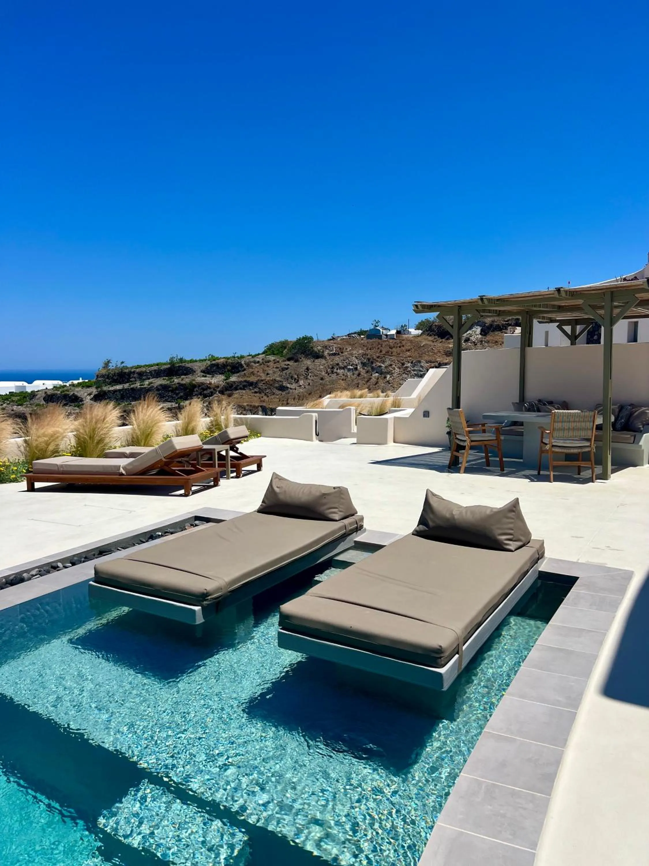 Lavadoze Luxury Suites