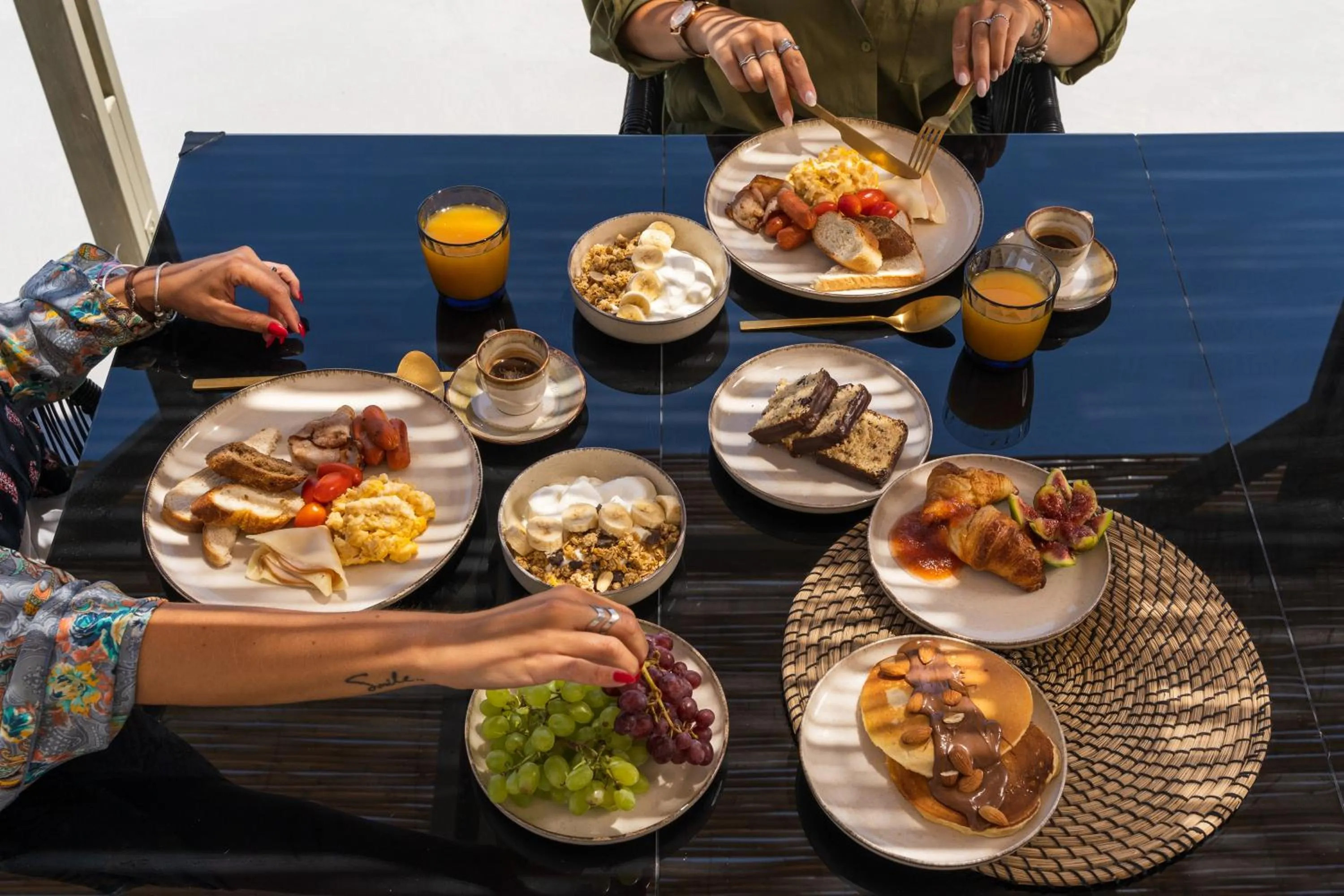 Breakfast in Lavadoze Luxury Suites