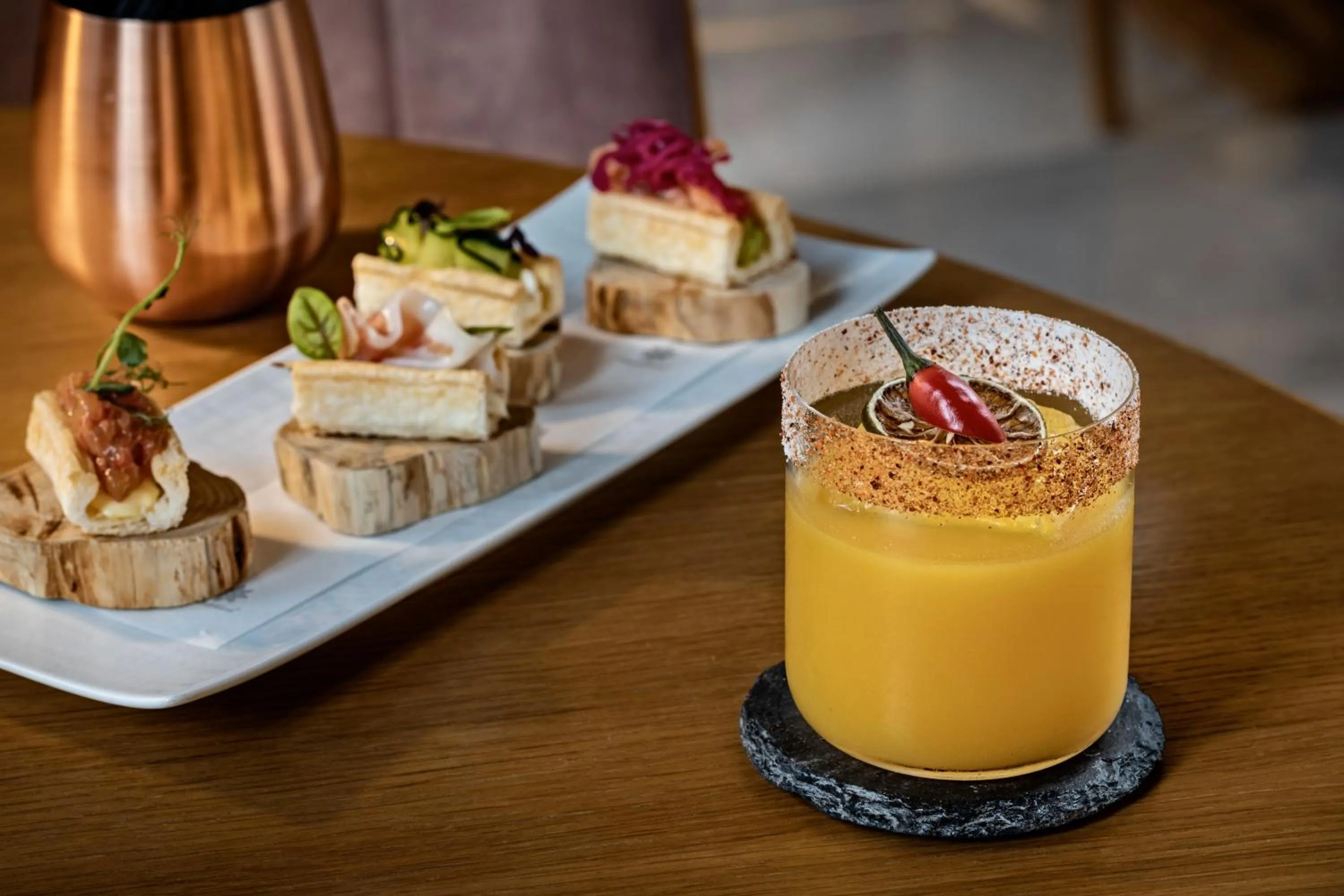 Lounge or bar in Casa Clàt - Boutique Hotel