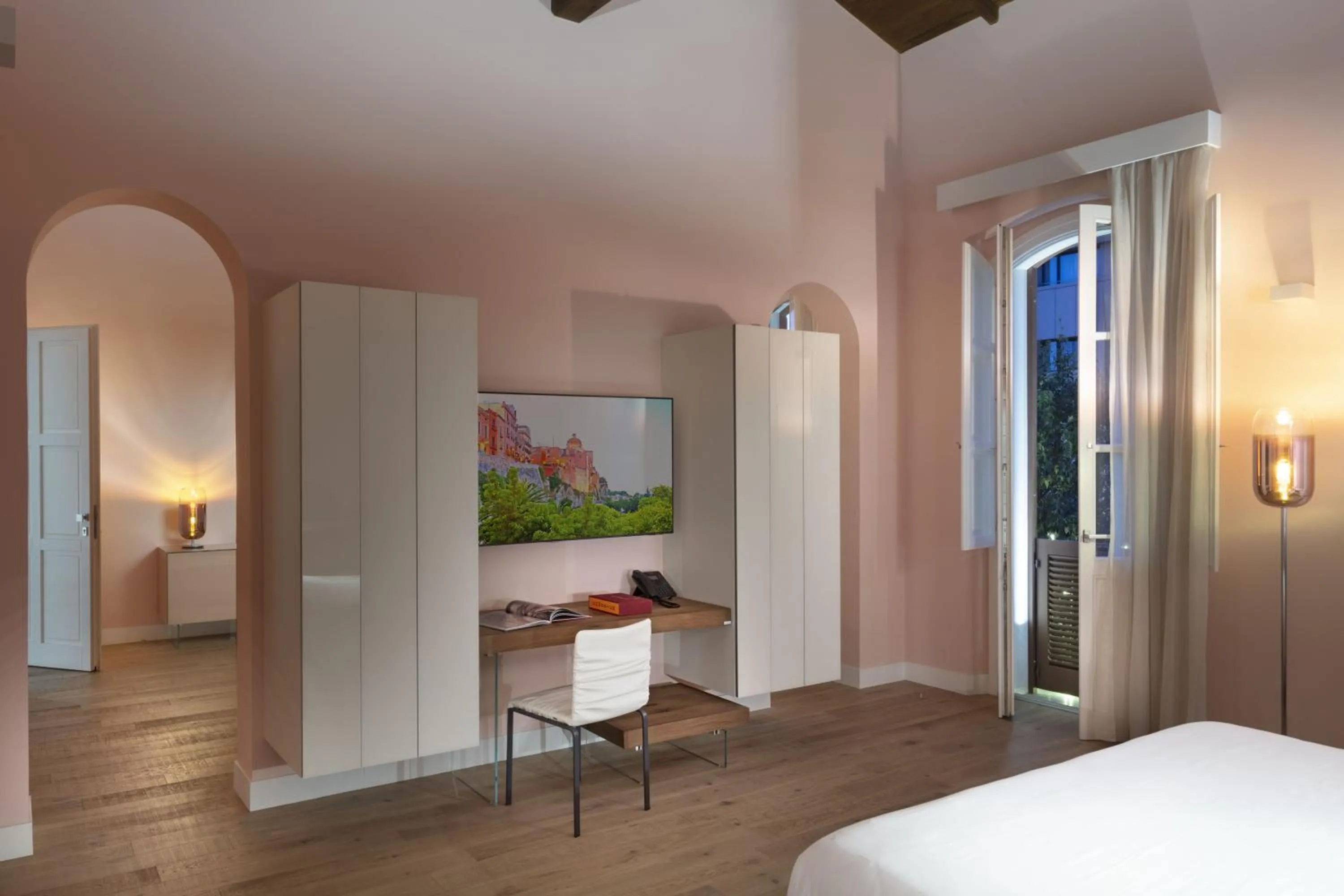 TV and multimedia, Bed in Casa Clàt - Boutique Hotel