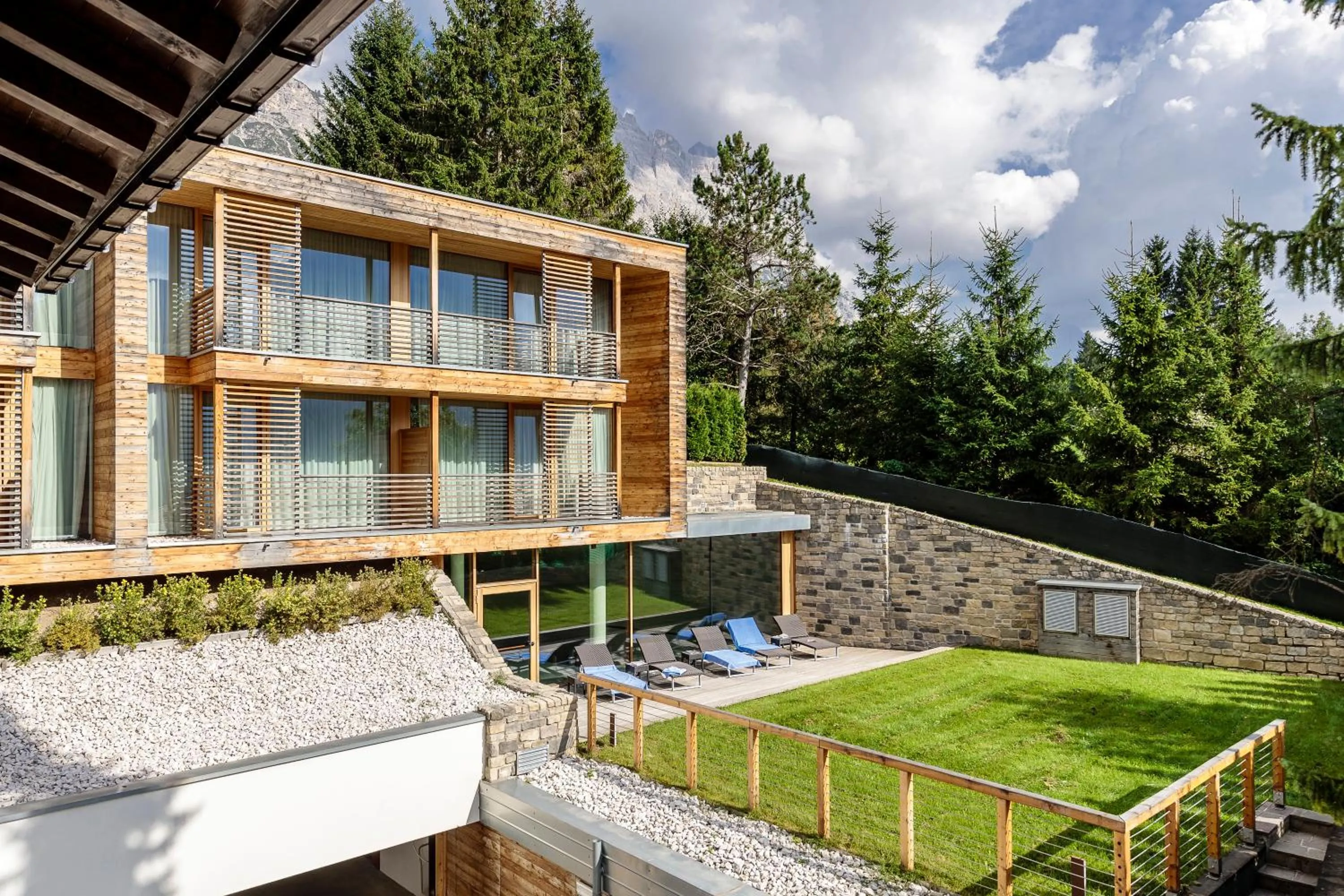 Property building in Hotel Lajadira & Spa