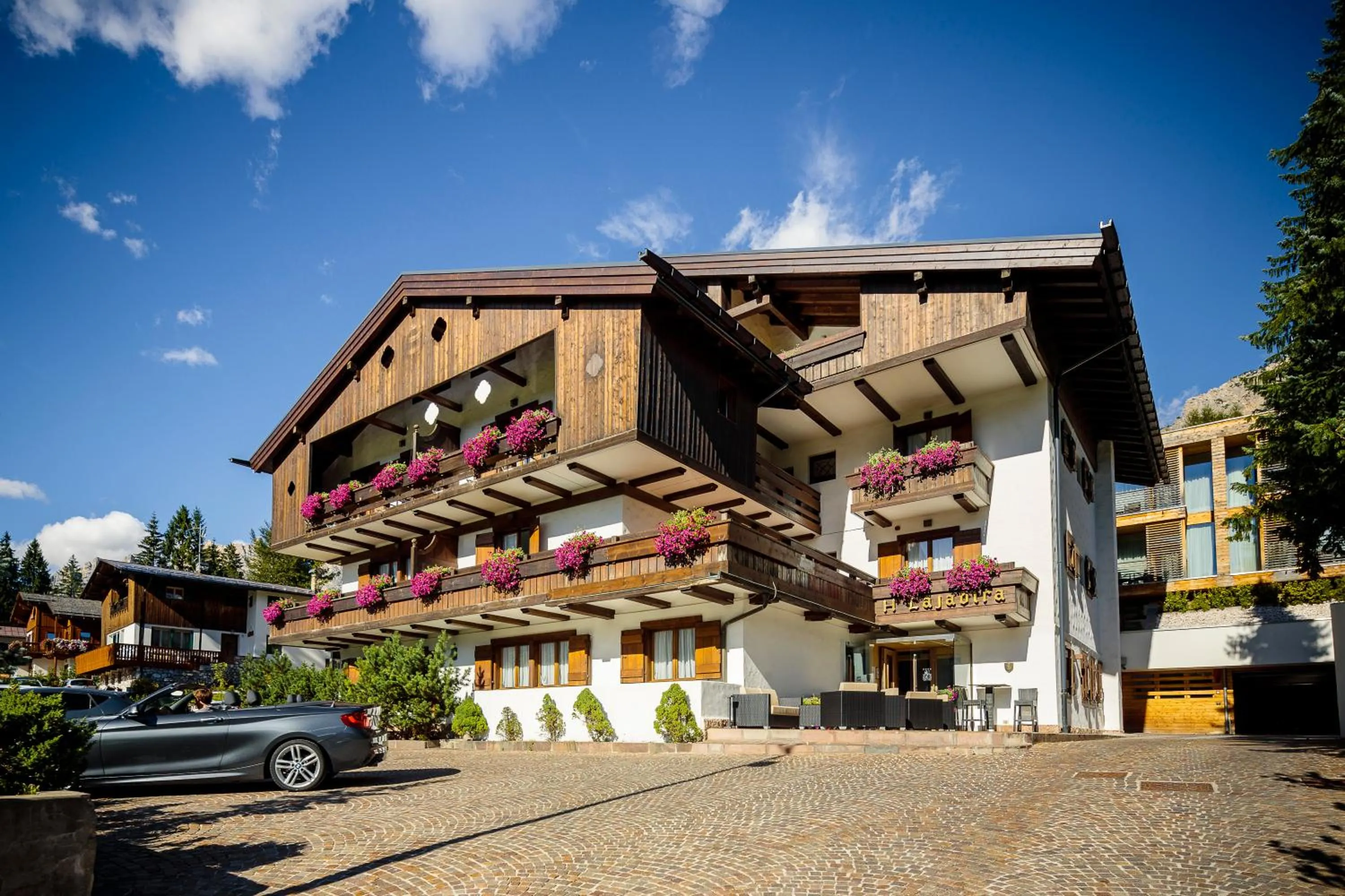 Property building in Hotel Lajadira & Spa