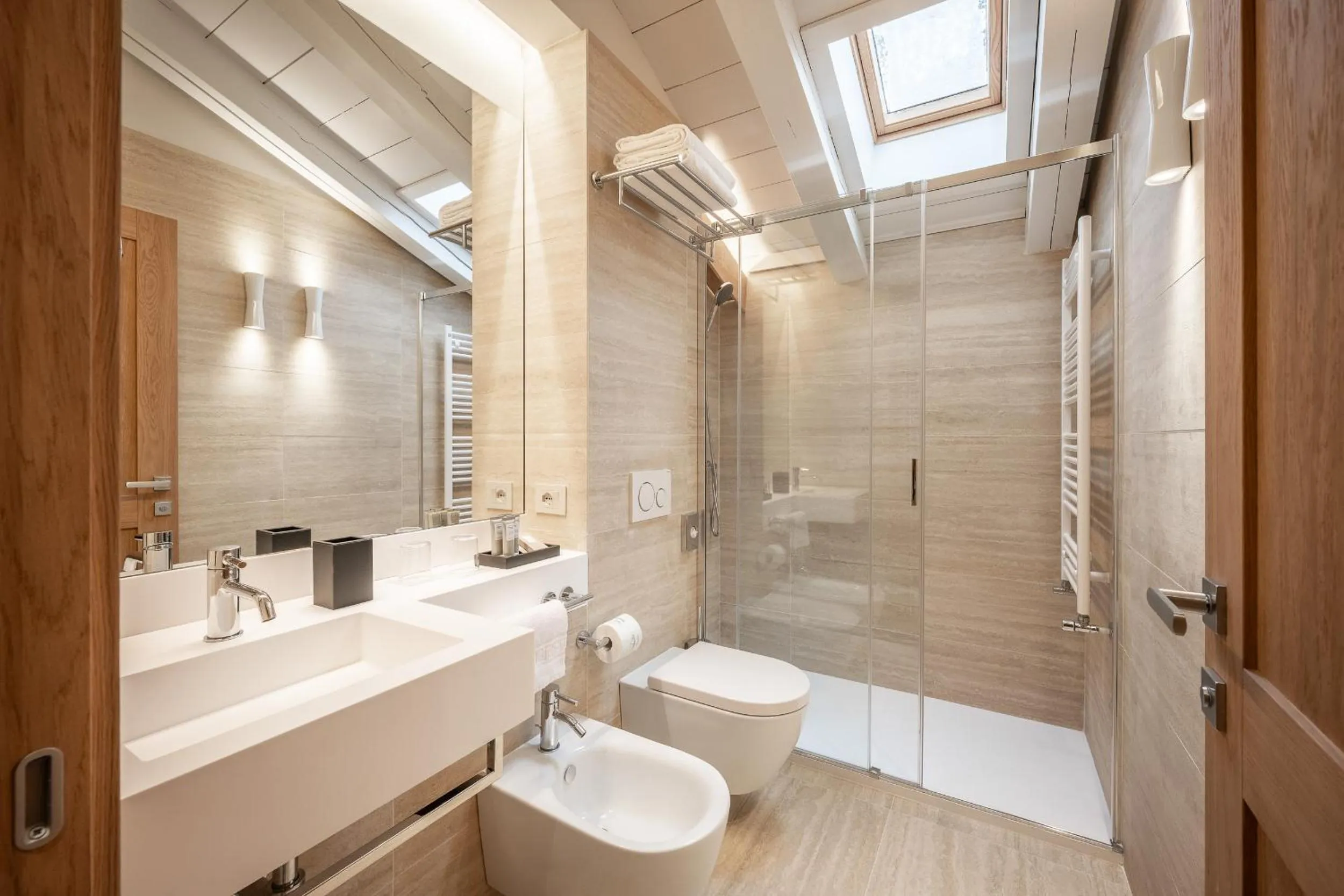 Bathroom in Hotel Lajadira & Spa