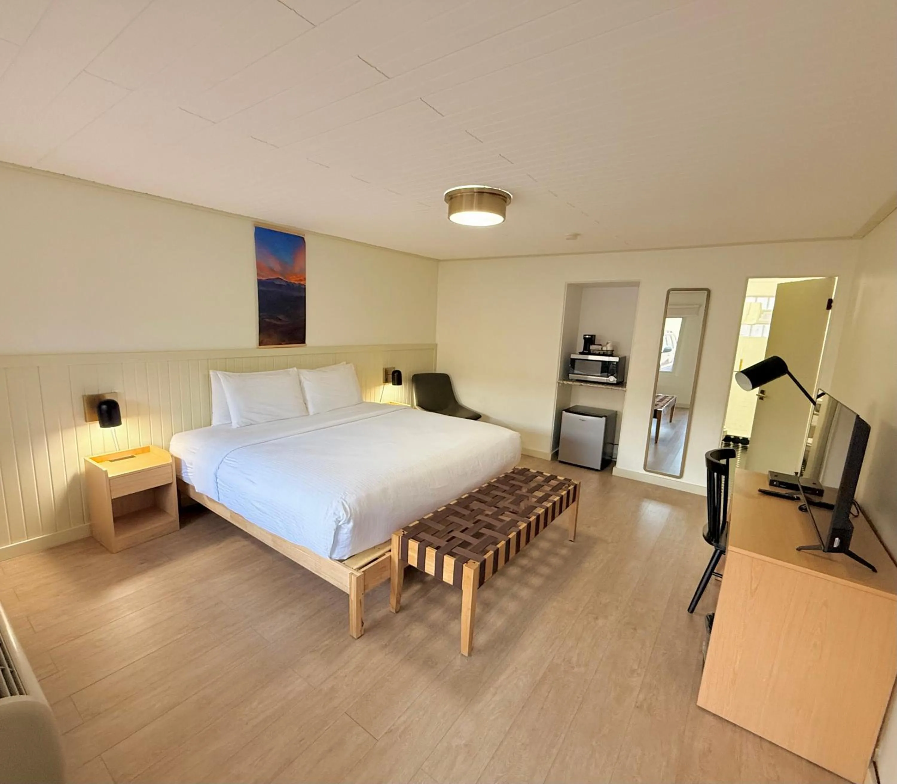 Bed in Pikes Peak Inn