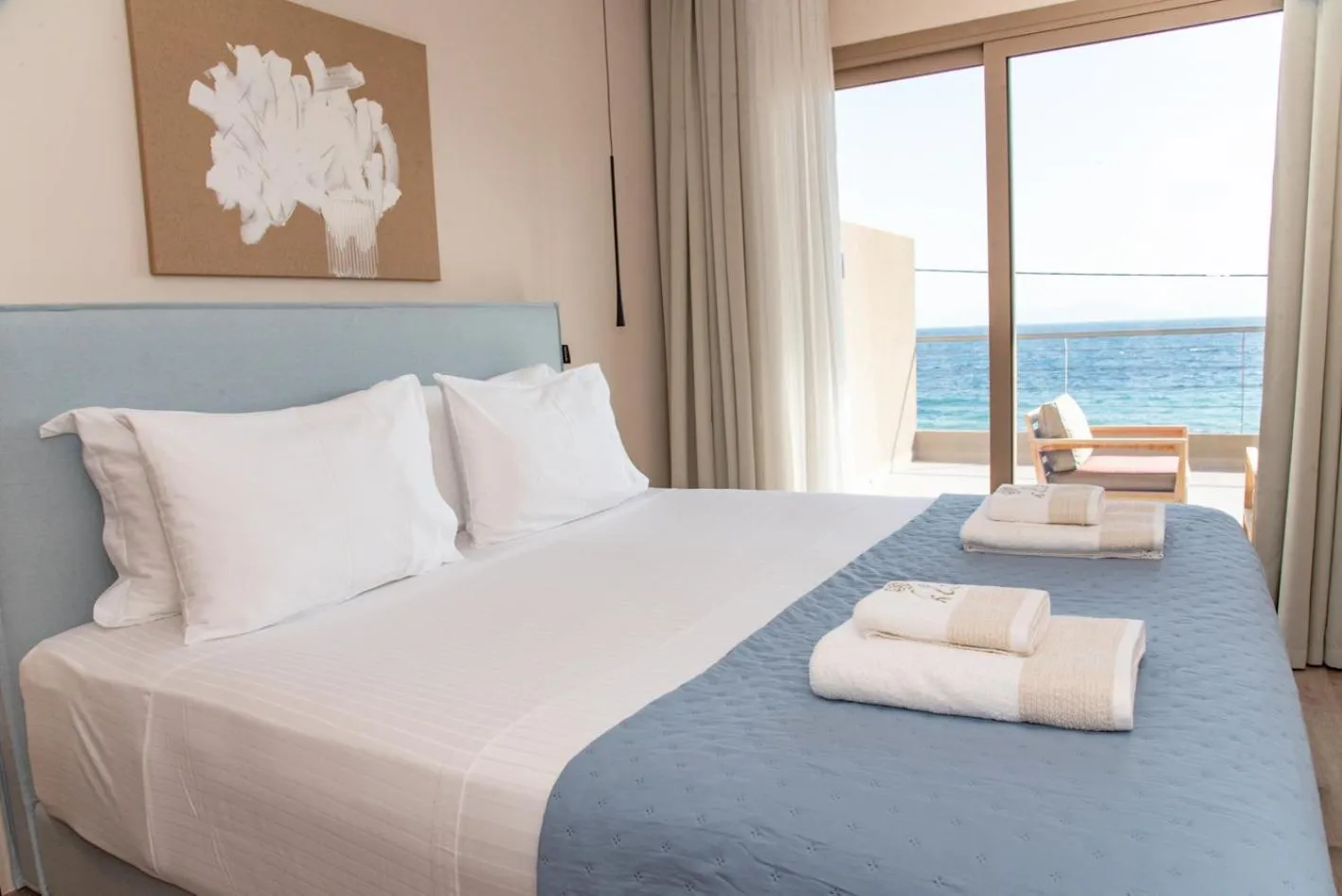 Bed in Kaiser Luxury Suites