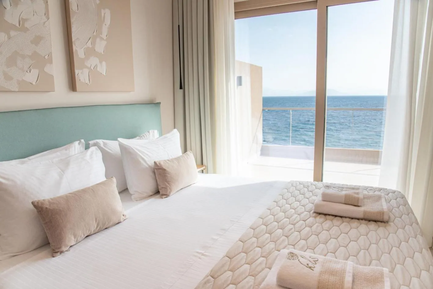 Bed in Kaiser Luxury Suites