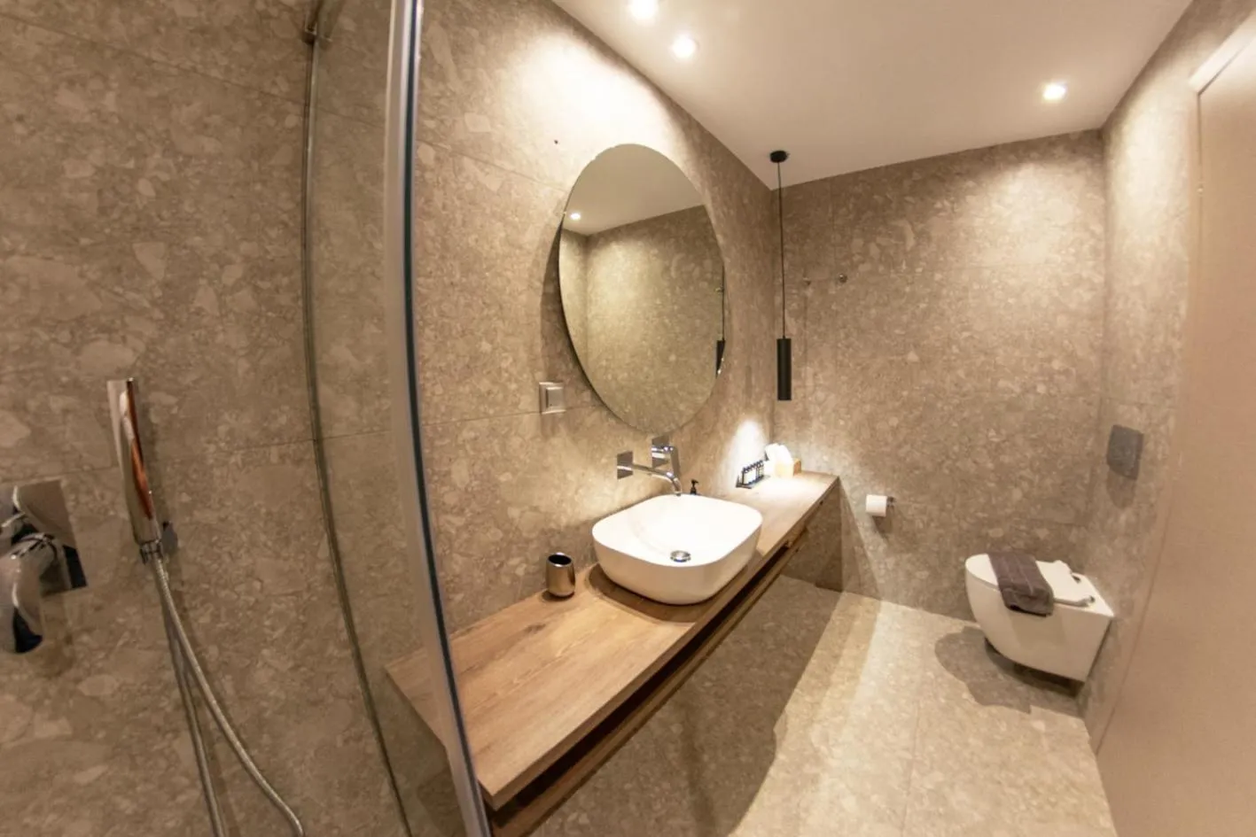 Kaiser Luxury Suites