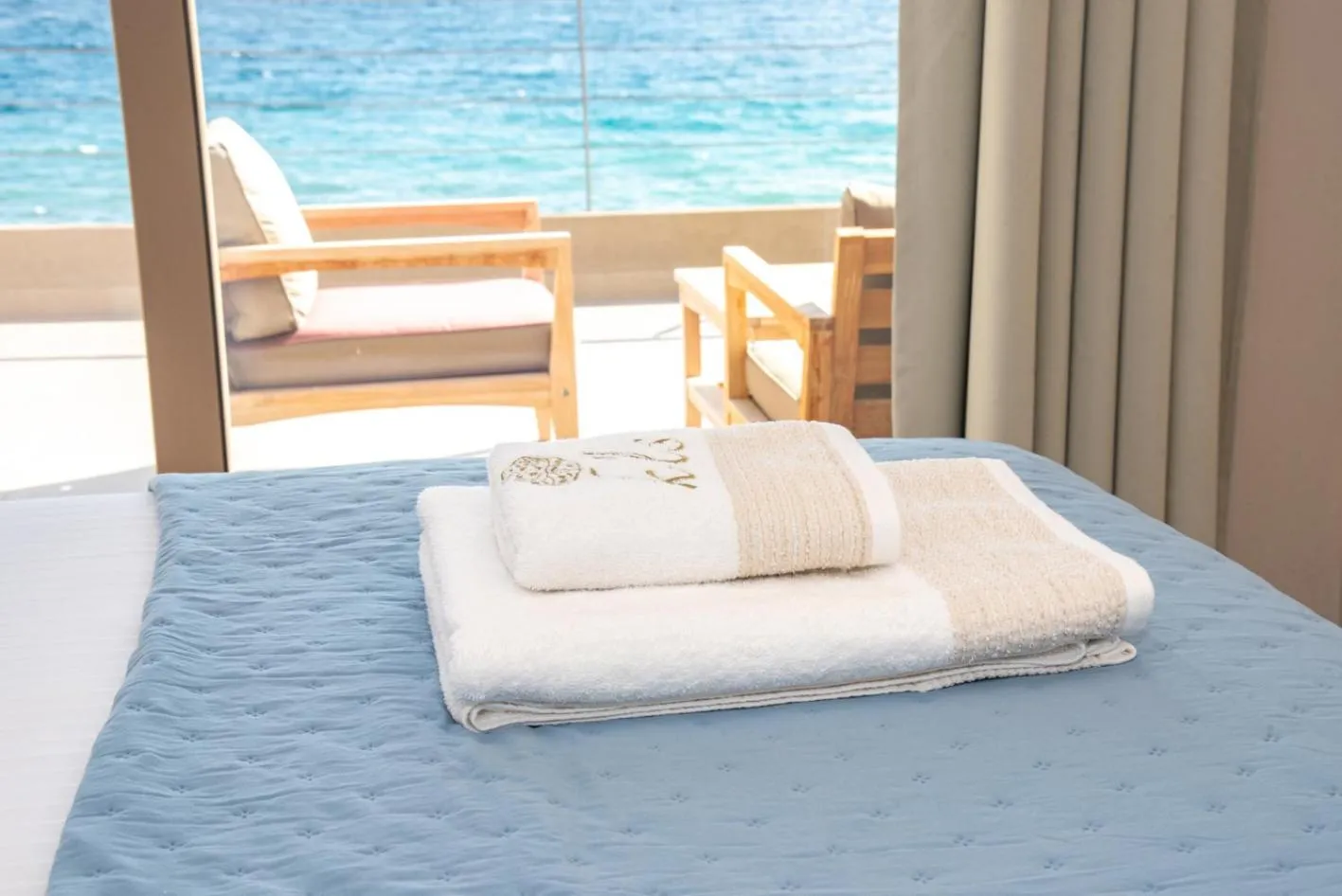 Bed in Kaiser Luxury Suites