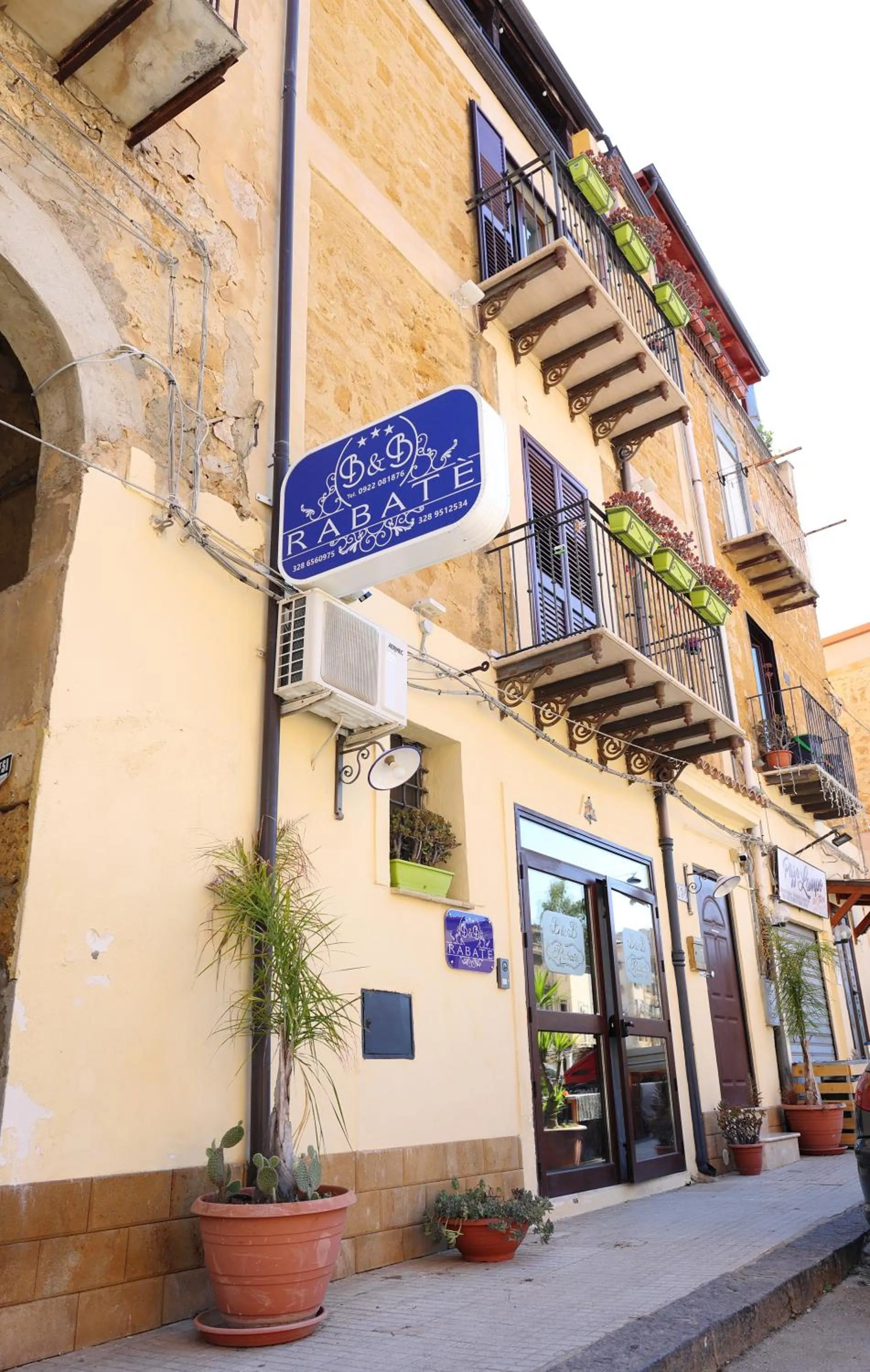 Property building in Rabatè