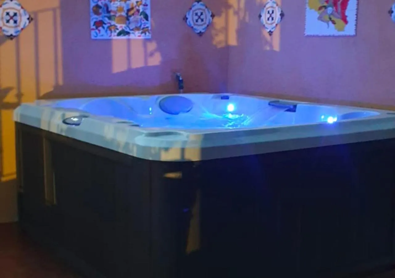 Hot Tub in Rabatè