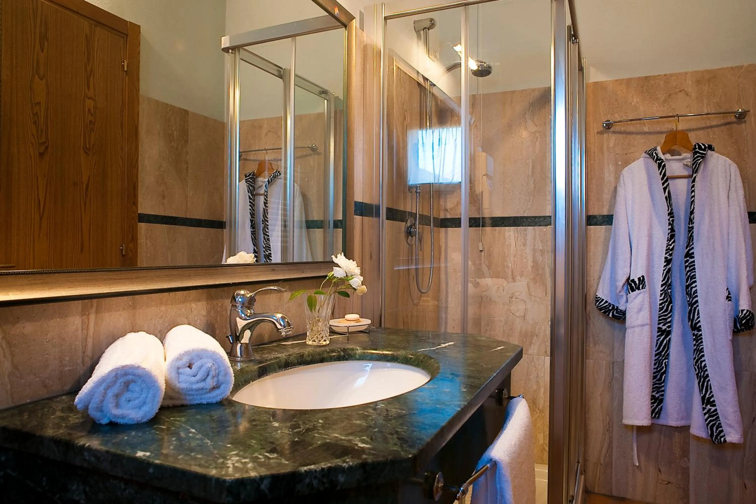 Bathroom in Antica Fonte Resort