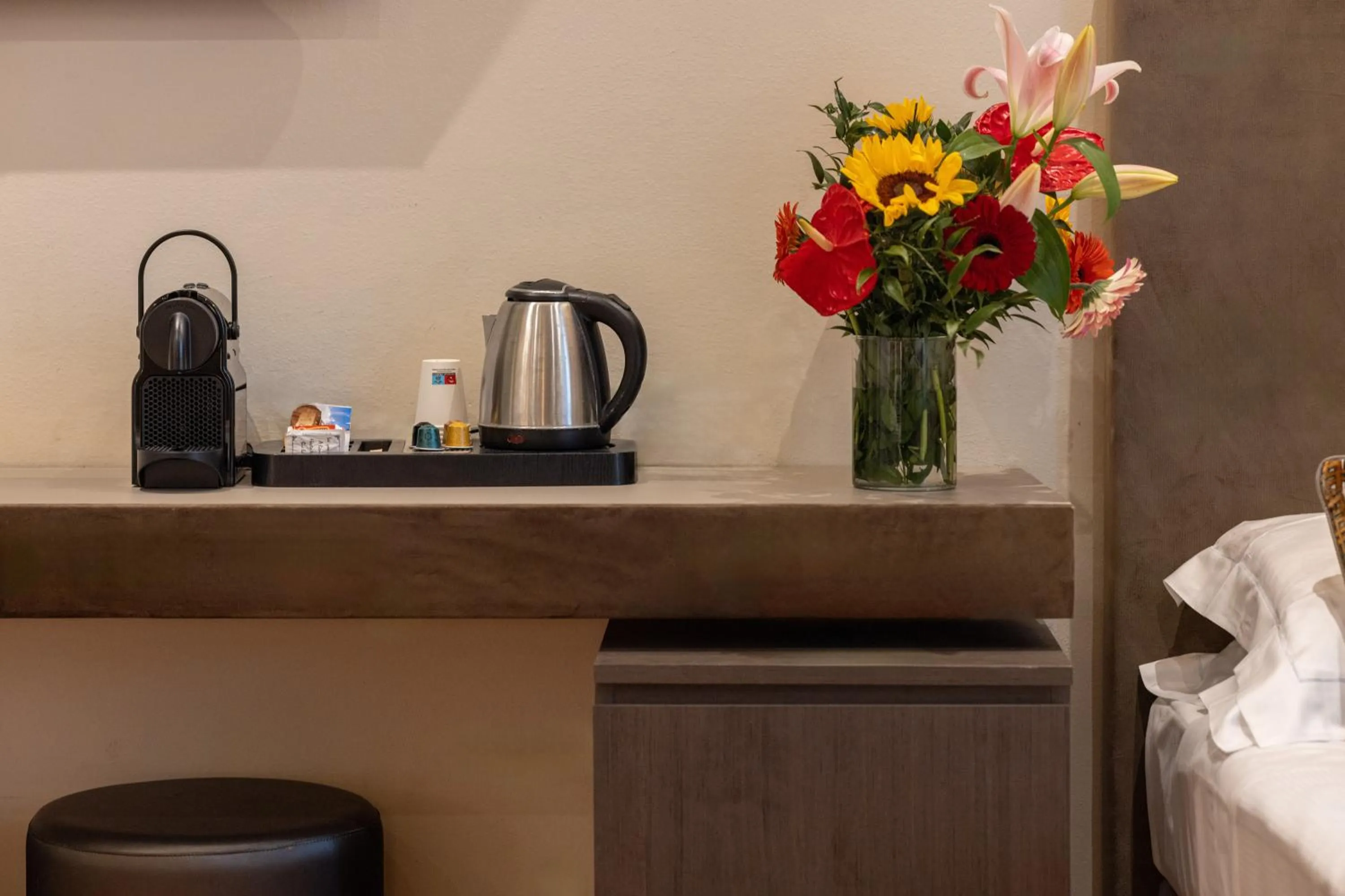 Coffee/tea facilities in Hotel Embassy