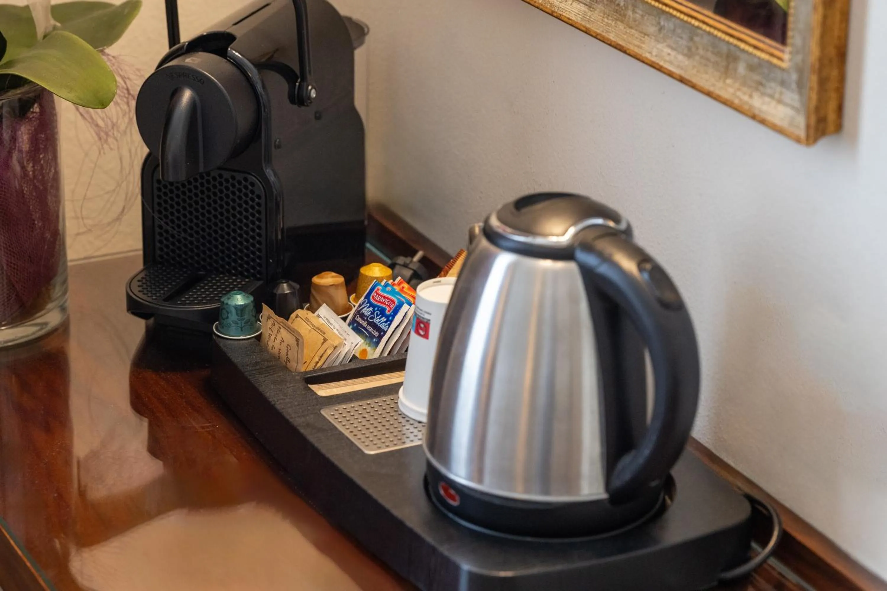 Coffee/tea facilities in Hotel Embassy